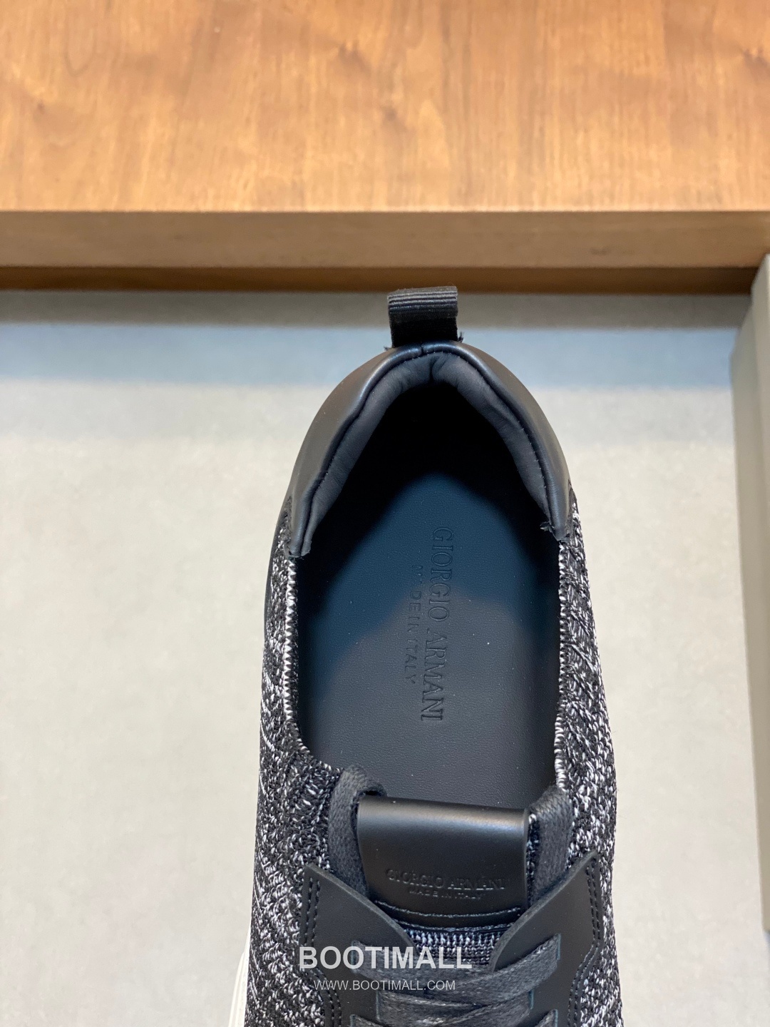 ## 신발 제품 스펙 분석

Giorgio Armani Knit Leather Slip-On Sneakers 조르지오 아르마니 니트 레더 슬립온 스니커즈 7