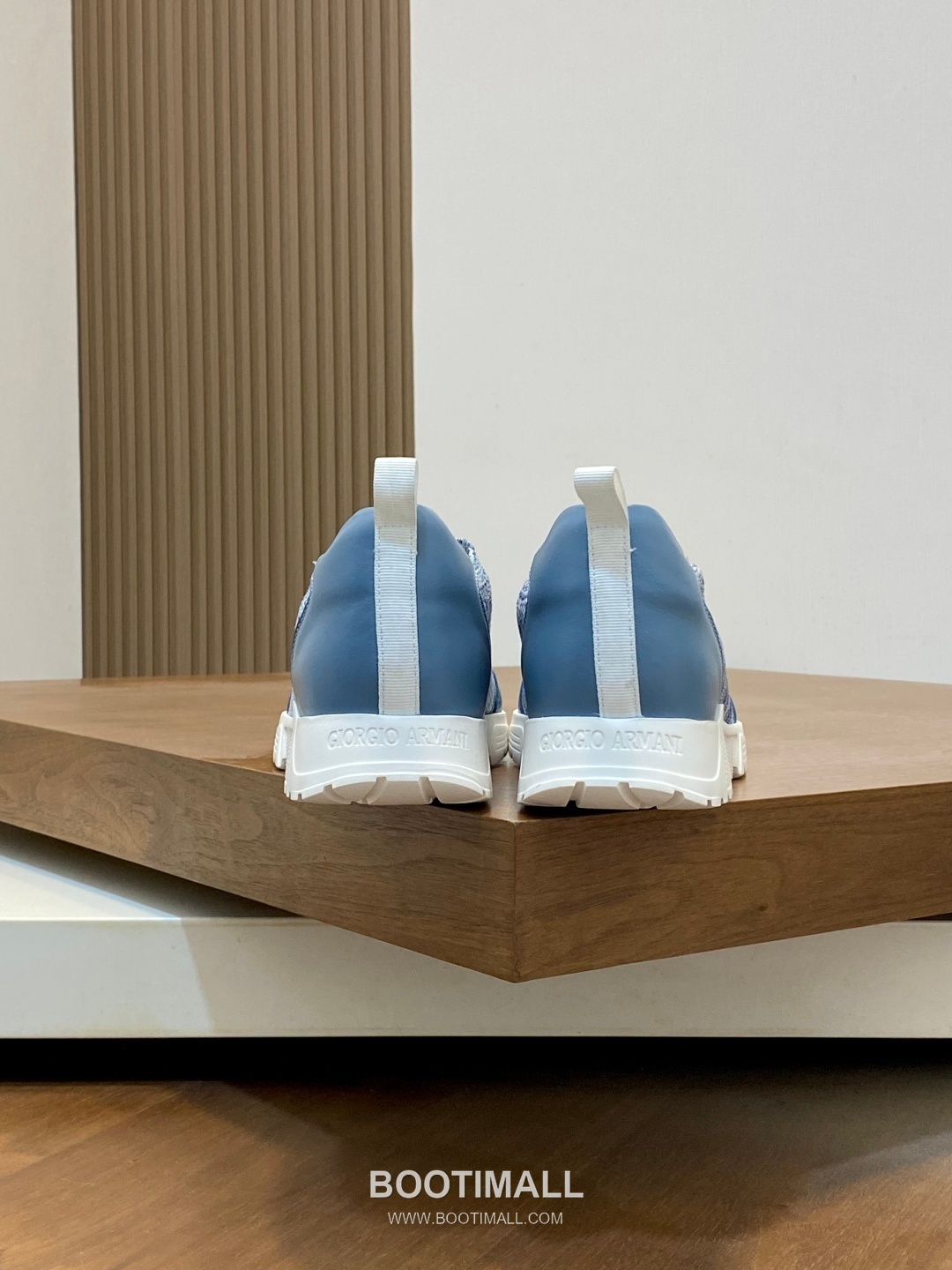 ## 신발 제품 스펙 분석

Giorgio Armani Knit Leather Slip-On Sneakers 조르지오 아르마니 니트 레더 슬립온 스니커즈 8