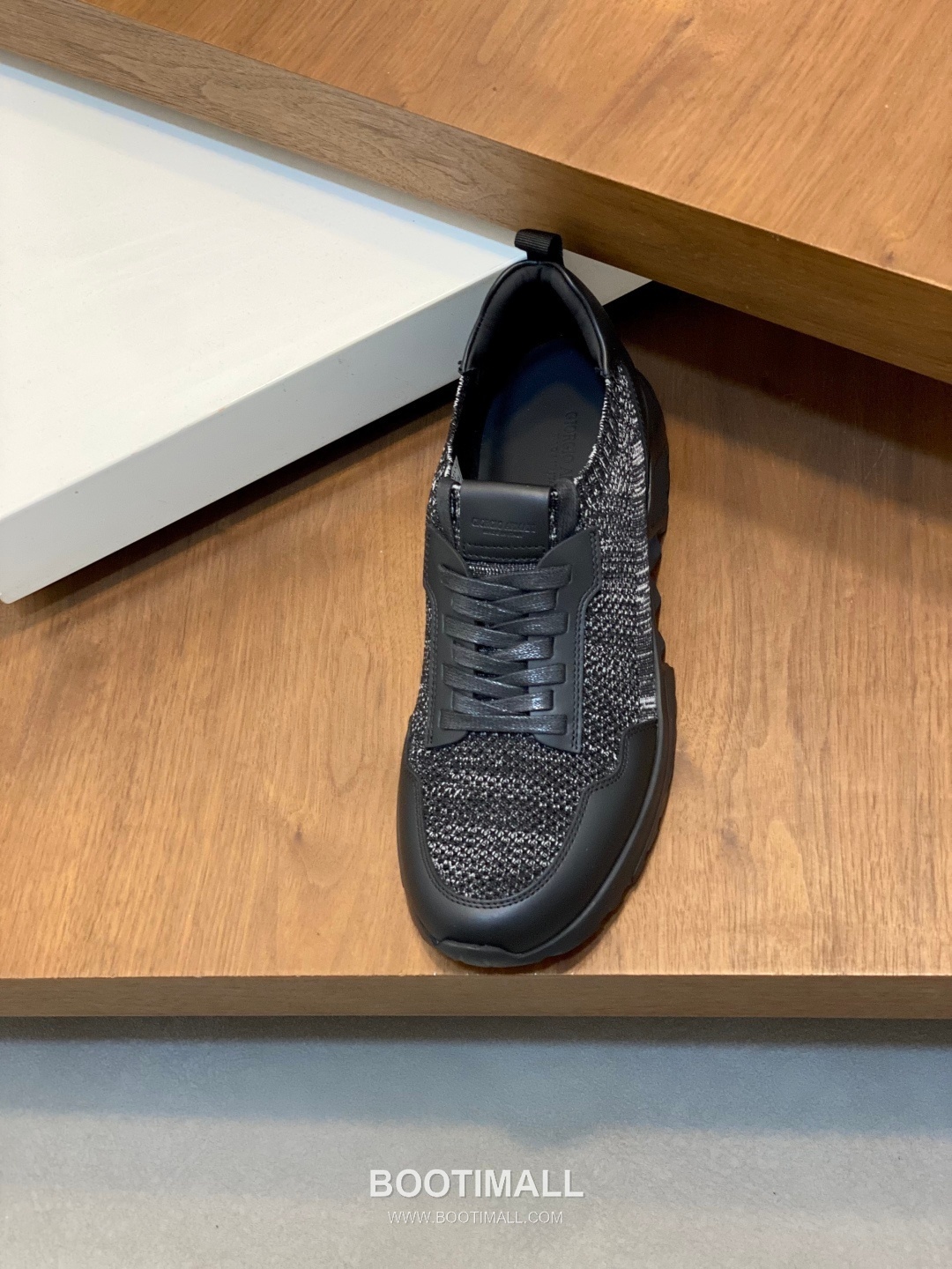 ## 신발 제품 스펙 분석
Giorgio Armani Knit Leather Slip-On Sneakers 조르지오 아르마니 니트 레더 슬립온 스니커즈 6