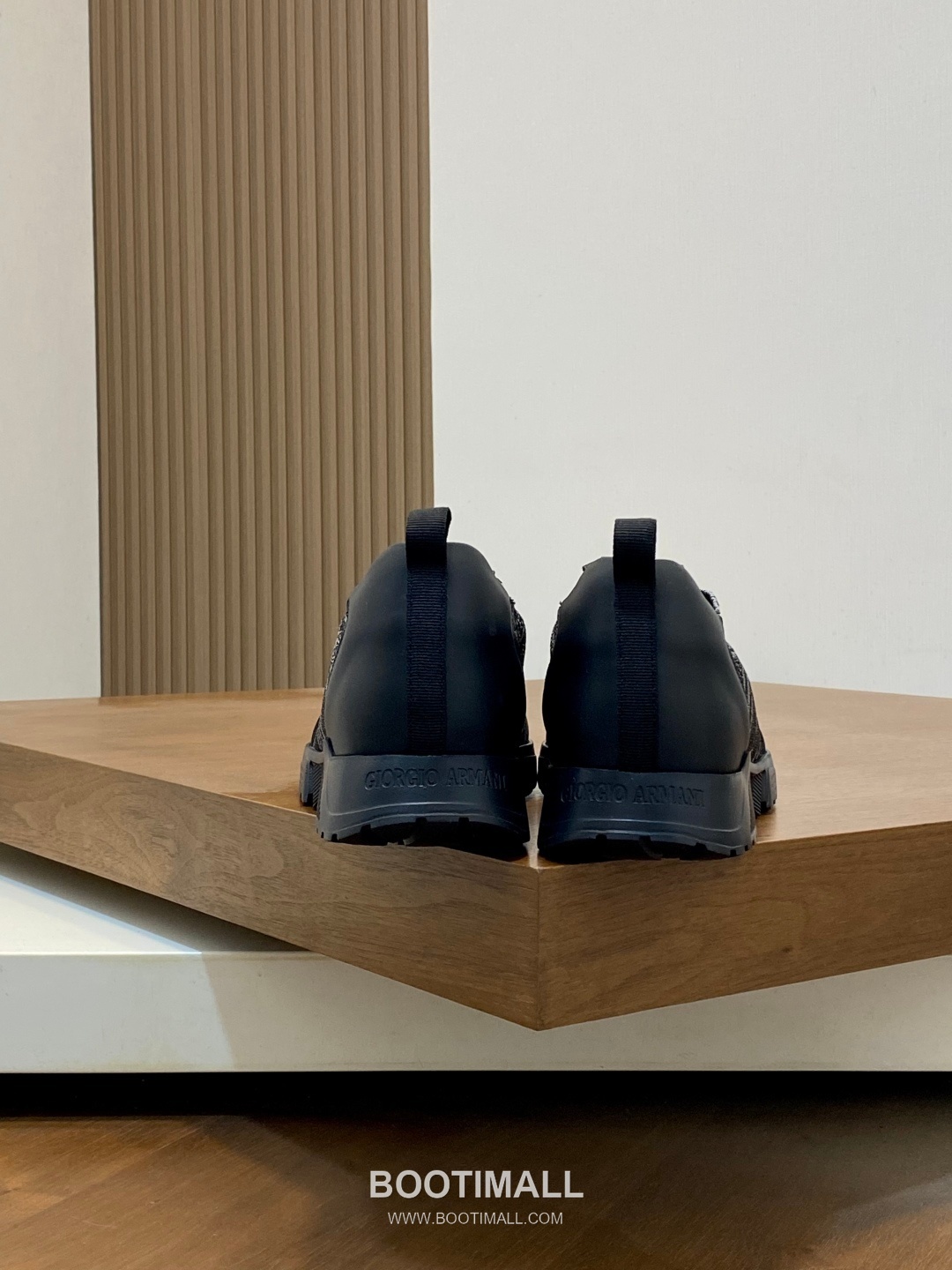 ## 신발 제품 스펙 분석
Giorgio Armani Knit Leather Slip-On Sneakers 조르지오 아르마니 니트 레더 슬립온 스니커즈 8