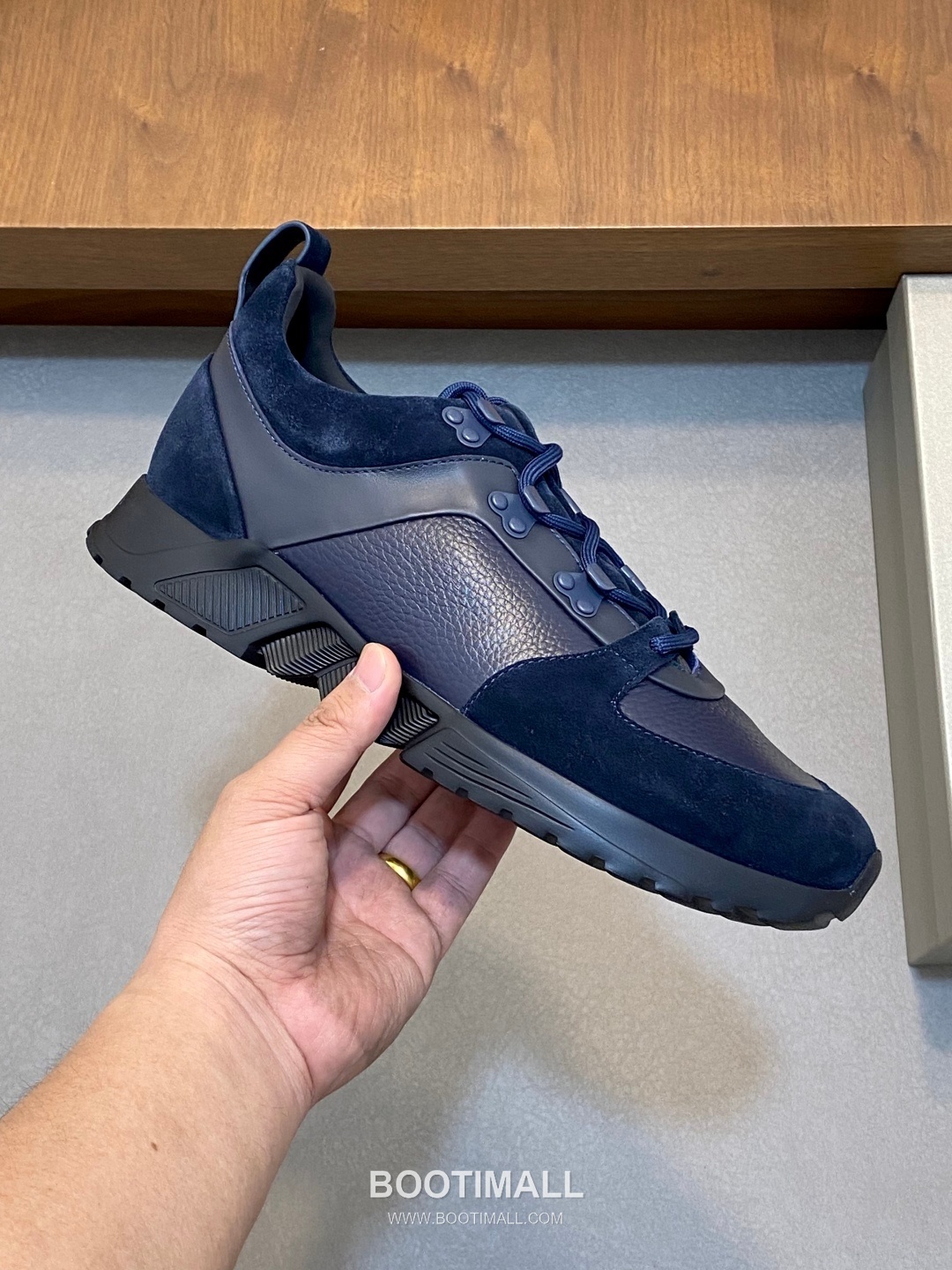 ## 신발 제품 스펙 분석

Giorgio Armani Nappa Leather Sneakers 조르지오 아르마니 나파 레더 스니커즈 4