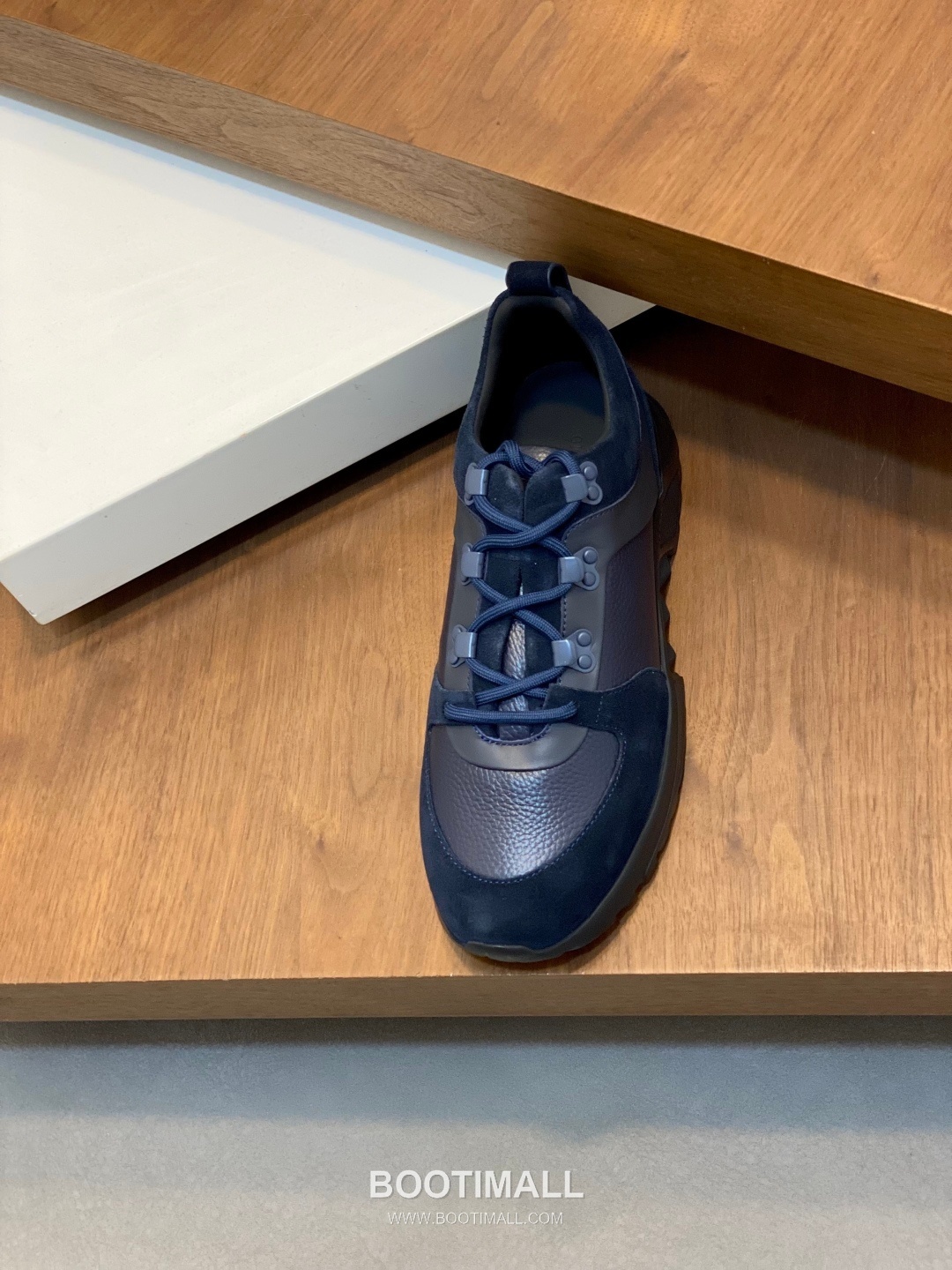 ## 신발 제품 스펙 분석

Giorgio Armani Nappa Leather Sneakers 조르지오 아르마니 나파 레더 스니커즈 6