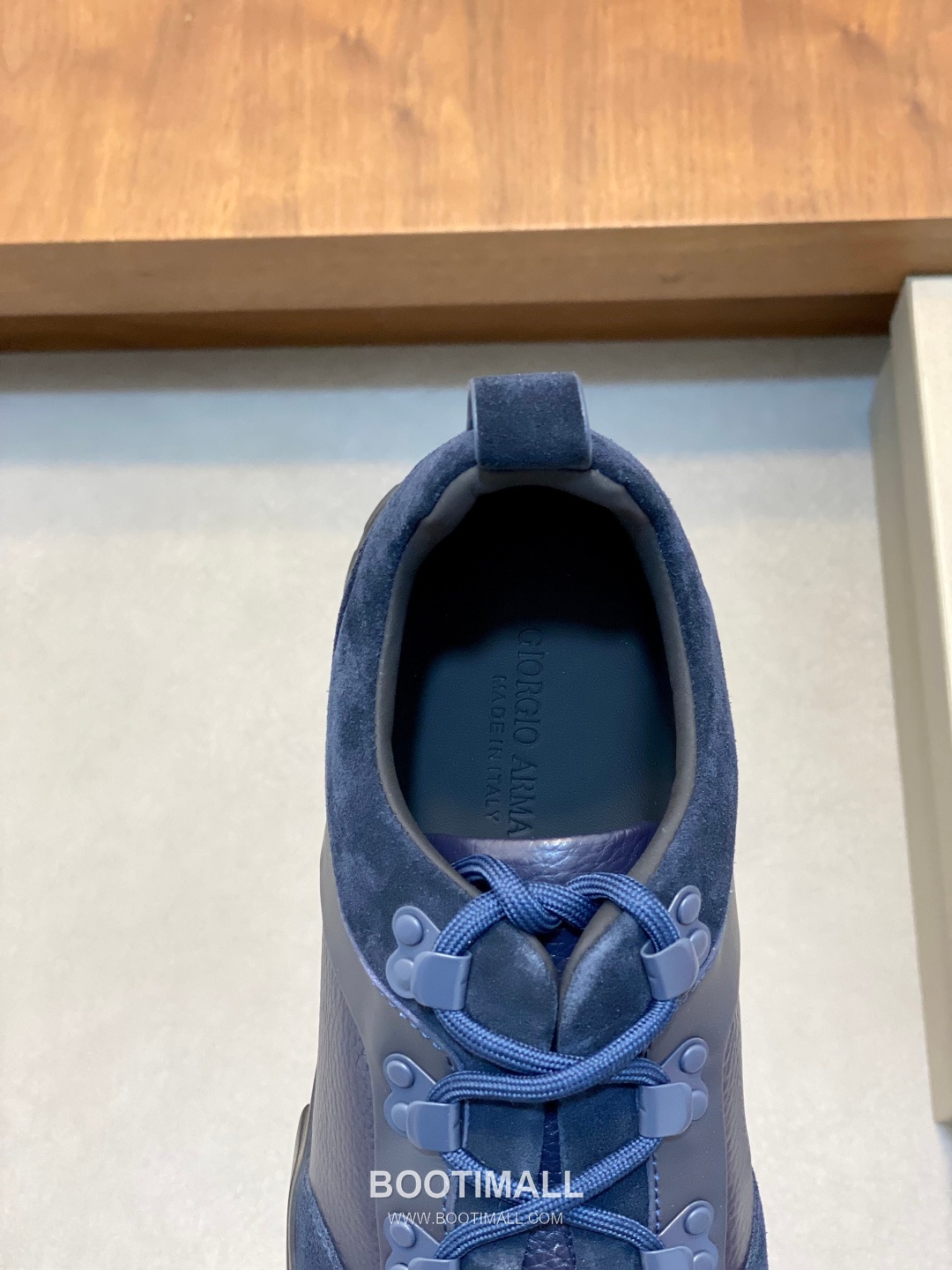 ## 신발 제품 스펙 분석

Giorgio Armani Nappa Leather Sneakers 조르지오 아르마니 나파 레더 스니커즈 7