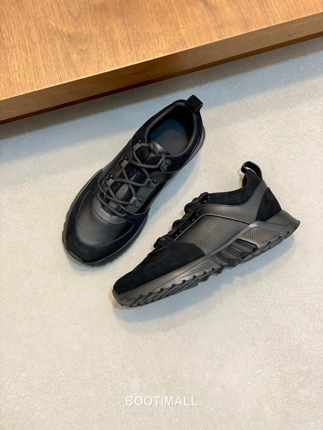 ## 신발 제품 스펙 분석
Giorgio Armani Nappa Leather Sneakers 조르지오 아르마니 나파 레더 스니커즈 5