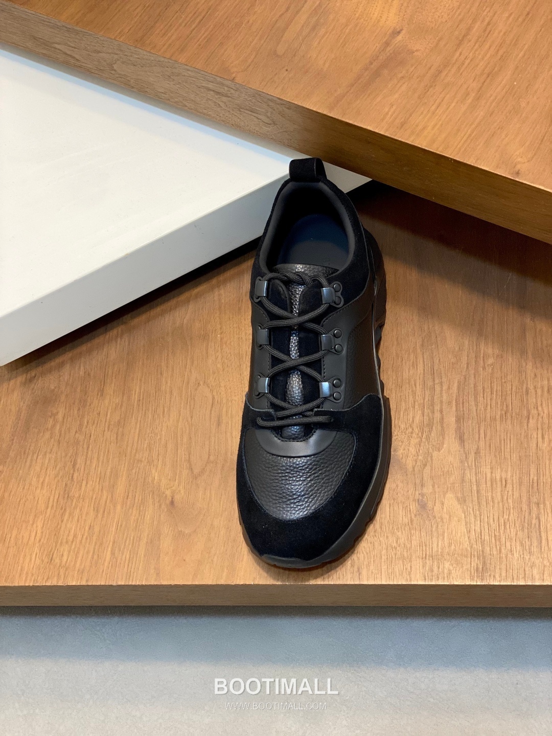 ## 신발 제품 스펙 분석
Giorgio Armani Nappa Leather Sneakers 조르지오 아르마니 나파 레더 스니커즈 6