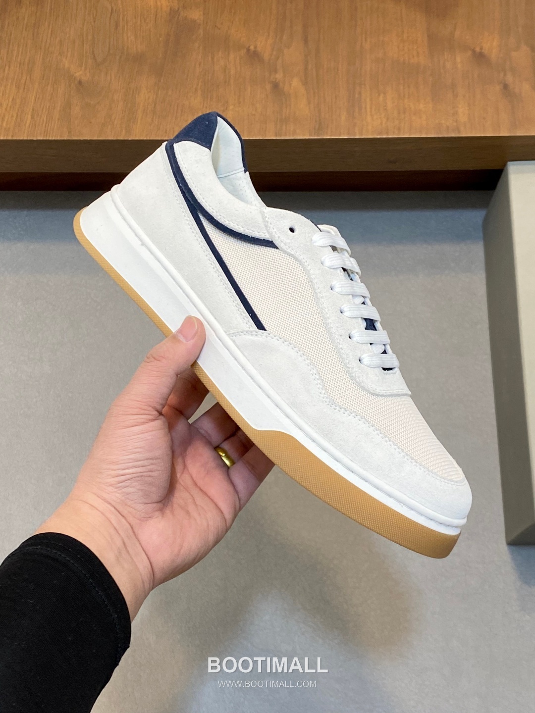 ## 신발 제품 스펙 분석

Brunello Cucinelli Cashmere Suede Sneakers 브루넬로 쿠치넬리 캐시미어 스웨이드 스니커즈 4