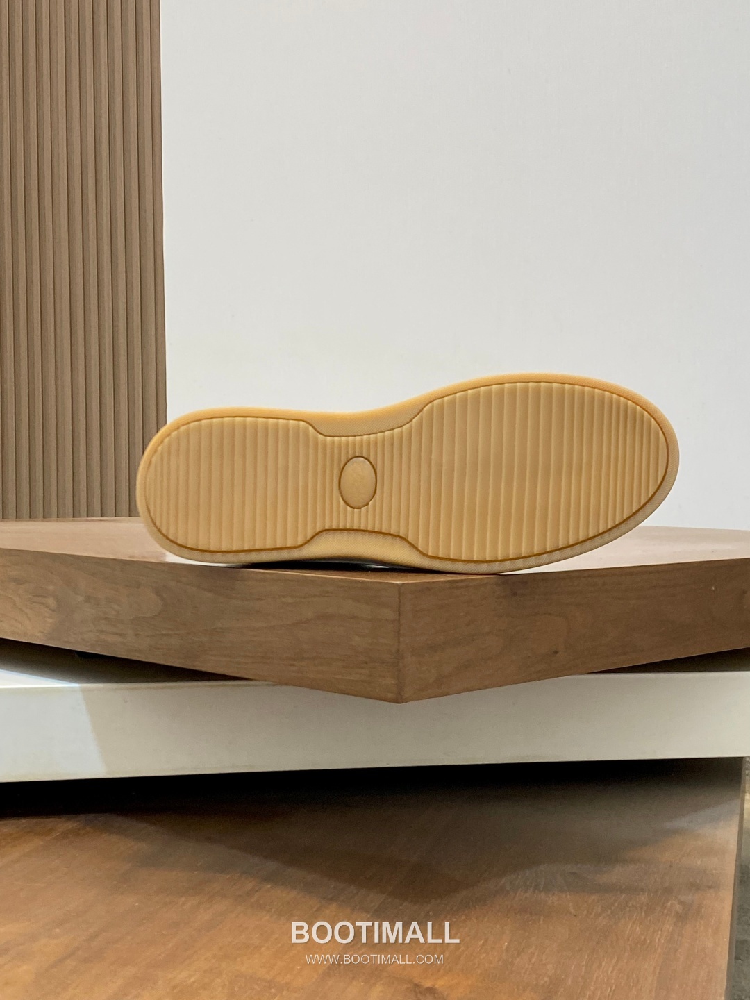 ## 신발 제품 스펙 분석

Brunello Cucinelli Cashmere Suede Sneakers 브루넬로 쿠치넬리 캐시미어 스웨이드 스니커즈 9