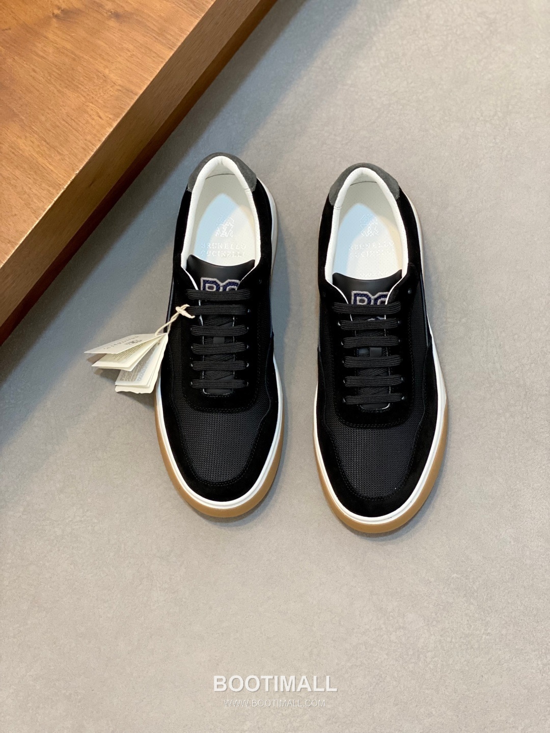 ## 신발 제품 스펙 분석

Brunello Cucinelli Cashmere Suede Sneakers 브루넬로 쿠치넬리 캐시미어 스웨이드 스니커즈 1