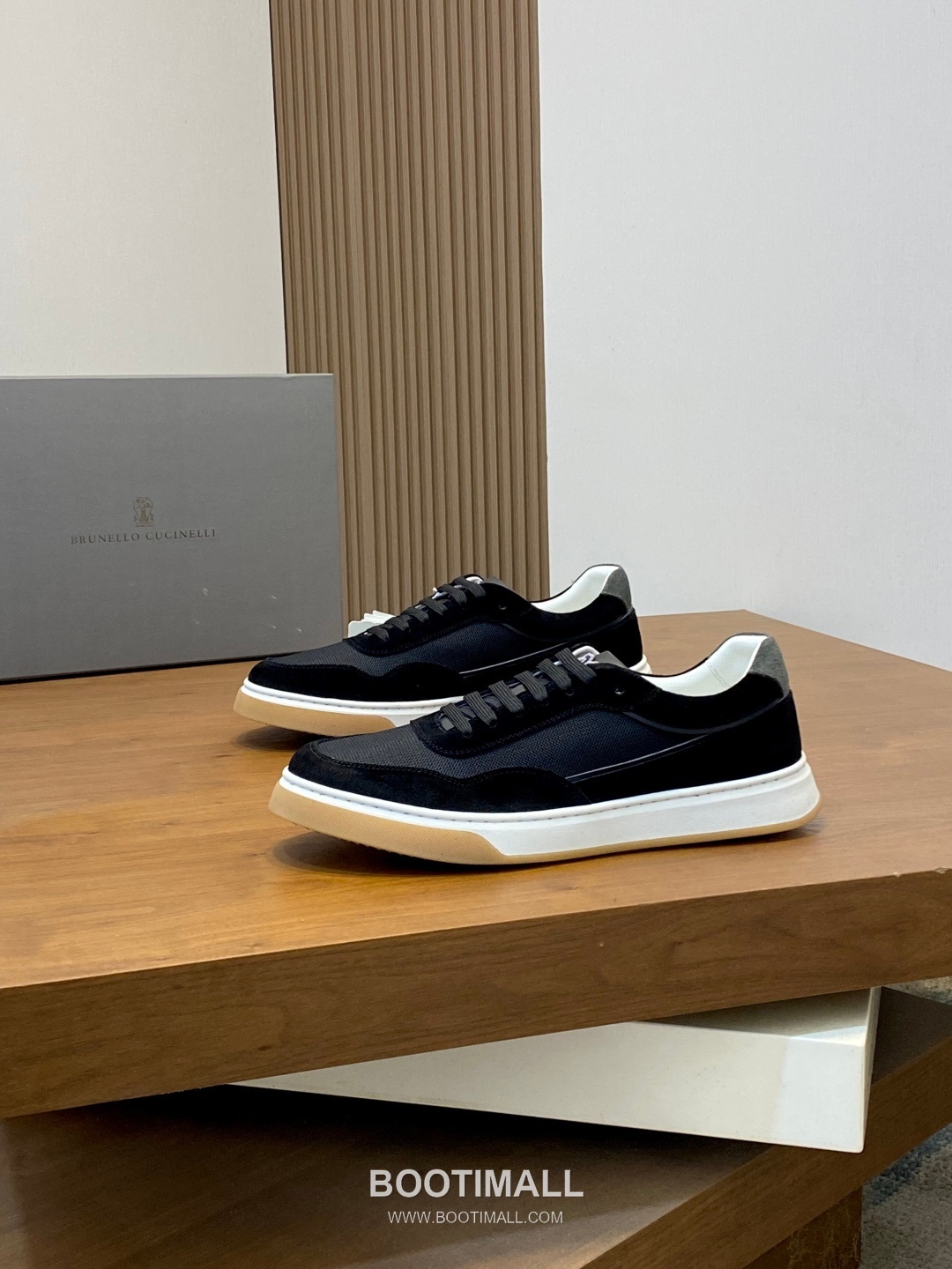 ## 신발 제품 스펙 분석

Brunello Cucinelli Cashmere Suede Sneakers 브루넬로 쿠치넬리 캐시미어 스웨이드 스니커즈 3