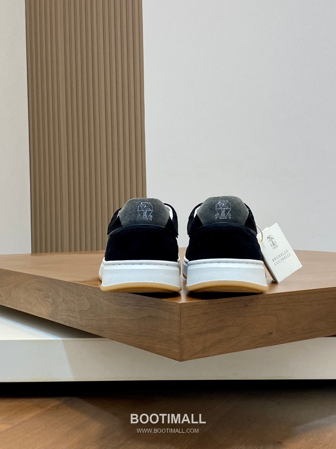 ## 신발 제품 스펙 분석

Brunello Cucinelli Cashmere Suede Sneakers 브루넬로 쿠치넬리 캐시미어 스웨이드 스니커즈 8