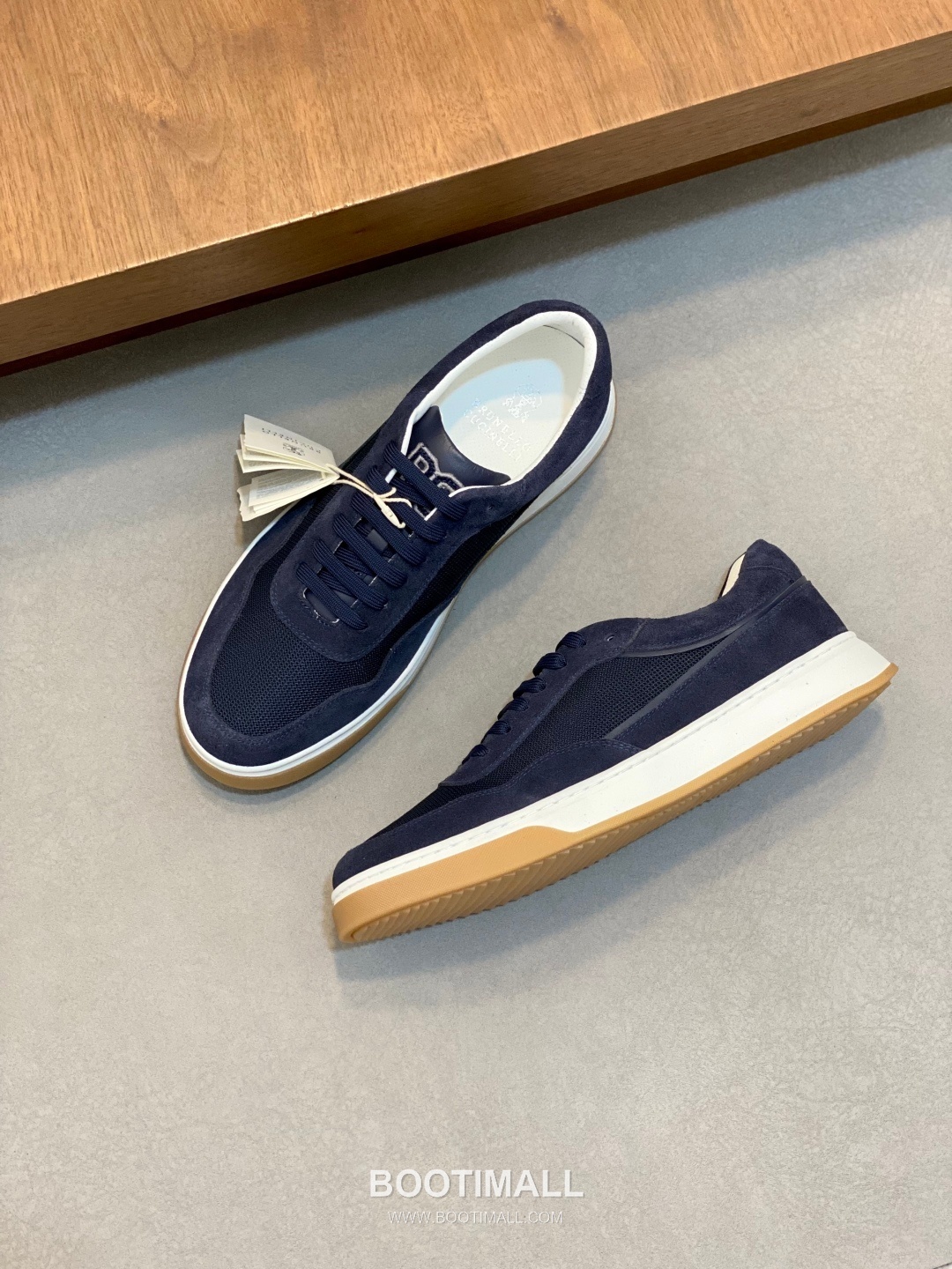 ## 신발 제품 스펙 분석

Brunello Cucinelli Cashmere Suede Sneakers 브루넬로 쿠치넬리 캐시미어 스웨이드 스니커즈 5