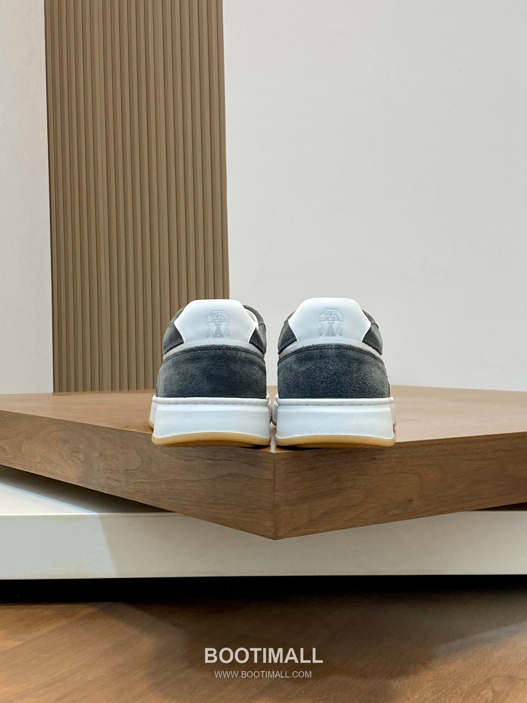 ## 신발 제품 스펙 분석

Brunello Cucinelli Cashmere Suede Sneakers 브루넬로 쿠치넬리 캐시미어 스웨이드 스니커즈 8