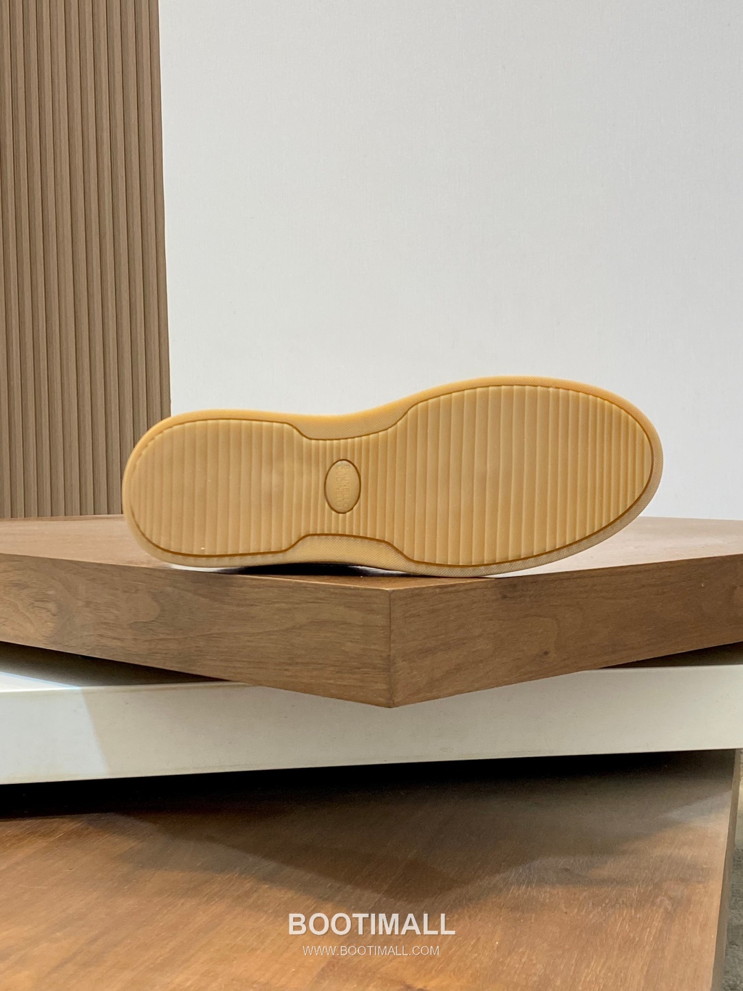 ## 신발 제품 스펙 분석
Brunello Cucinelli Cashmere Suede Sneakers 브루넬로 쿠치넬리 캐시미어 스웨이드 스니커즈 9