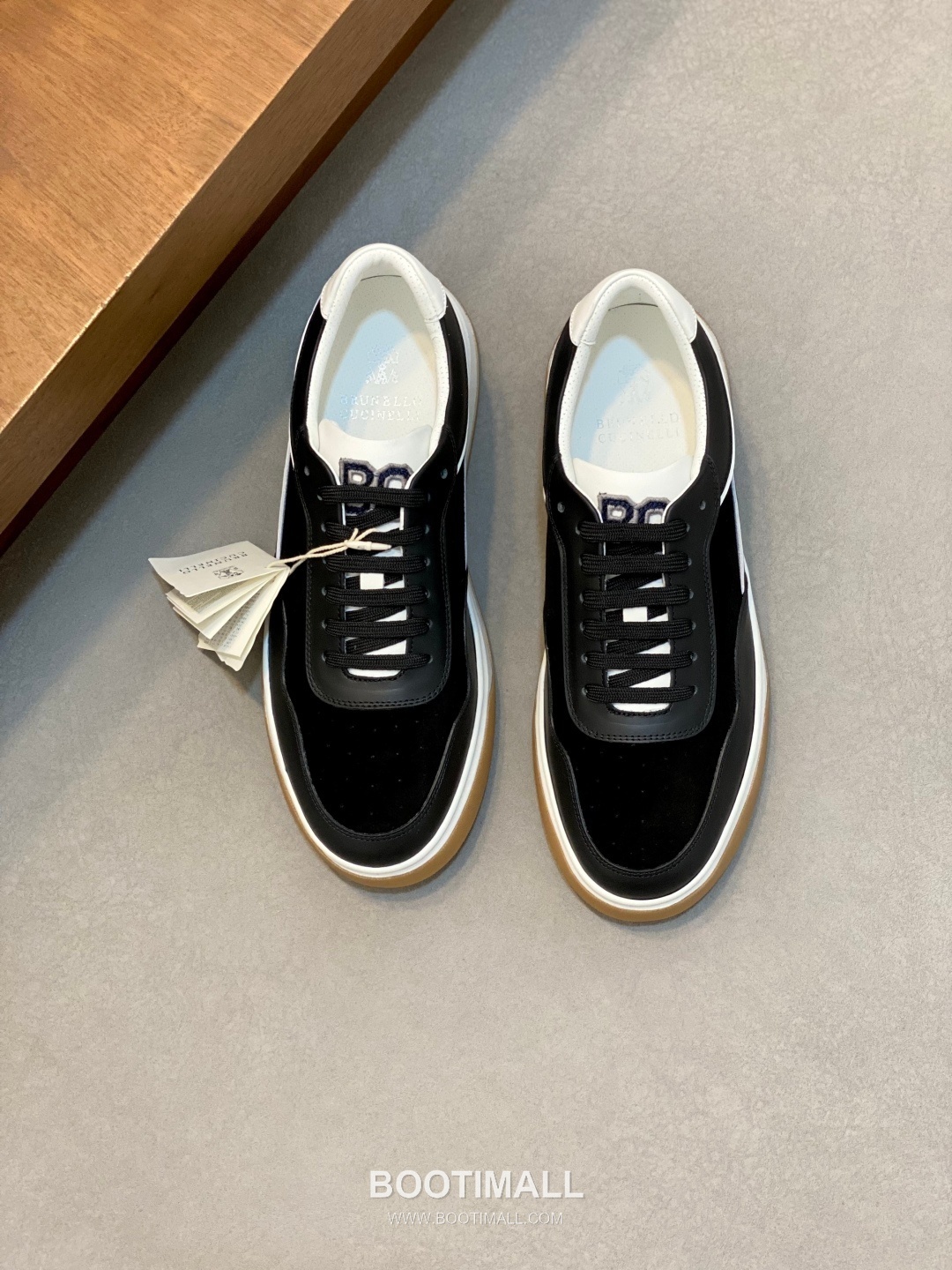 ## 신발 제품 스펙 분석

Brunello Cucinelli Cashmere Suede Sneakers 브루넬로 쿠치넬리 캐시미어 스웨이드 스니커즈 1