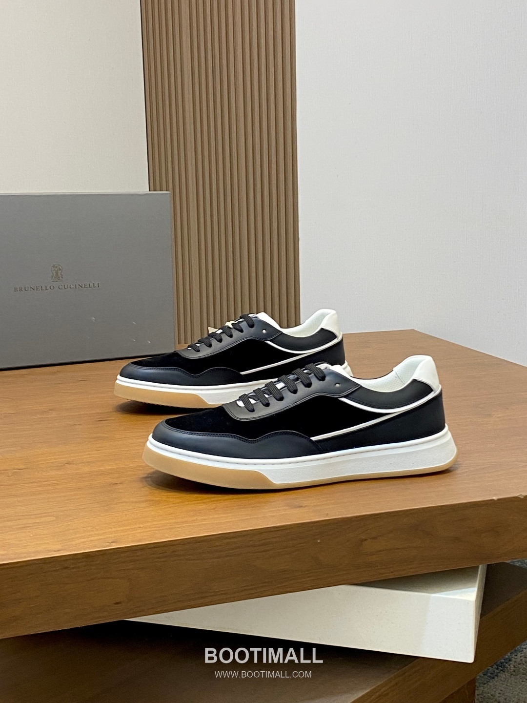 ## 신발 제품 스펙 분석

Brunello Cucinelli Cashmere Suede Sneakers 브루넬로 쿠치넬리 캐시미어 스웨이드 스니커즈 3