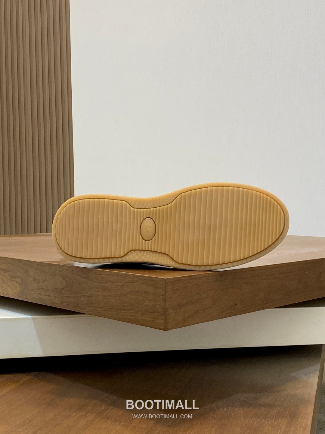 ## 신발 제품 스펙 분석

Brunello Cucinelli Cashmere Suede Sneakers 브루넬로 쿠치넬리 캐시미어 스웨이드 스니커즈 9