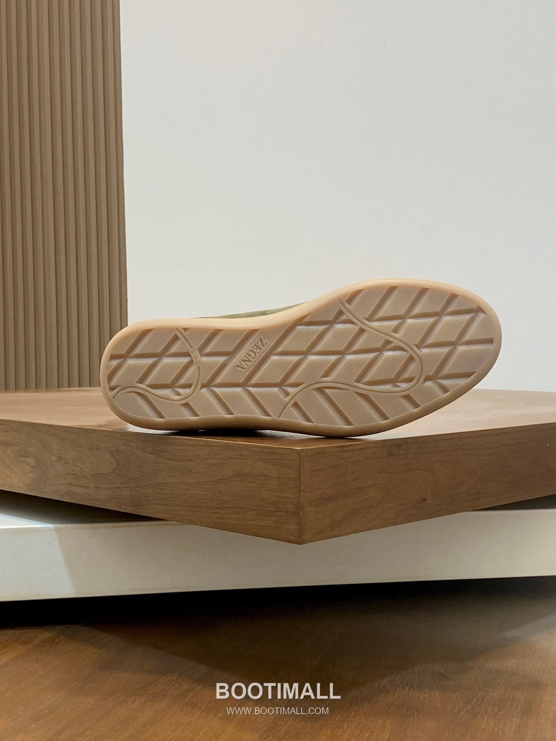 ## 신발 제품 스펙 분석

Ermenegildo Zegna Triple Stitch Monte Leather Sneakers 에르메네질도 제냐 트리플 스티치 몬테 레더 스니커즈 LHBLL-S7009Z-NEE 9