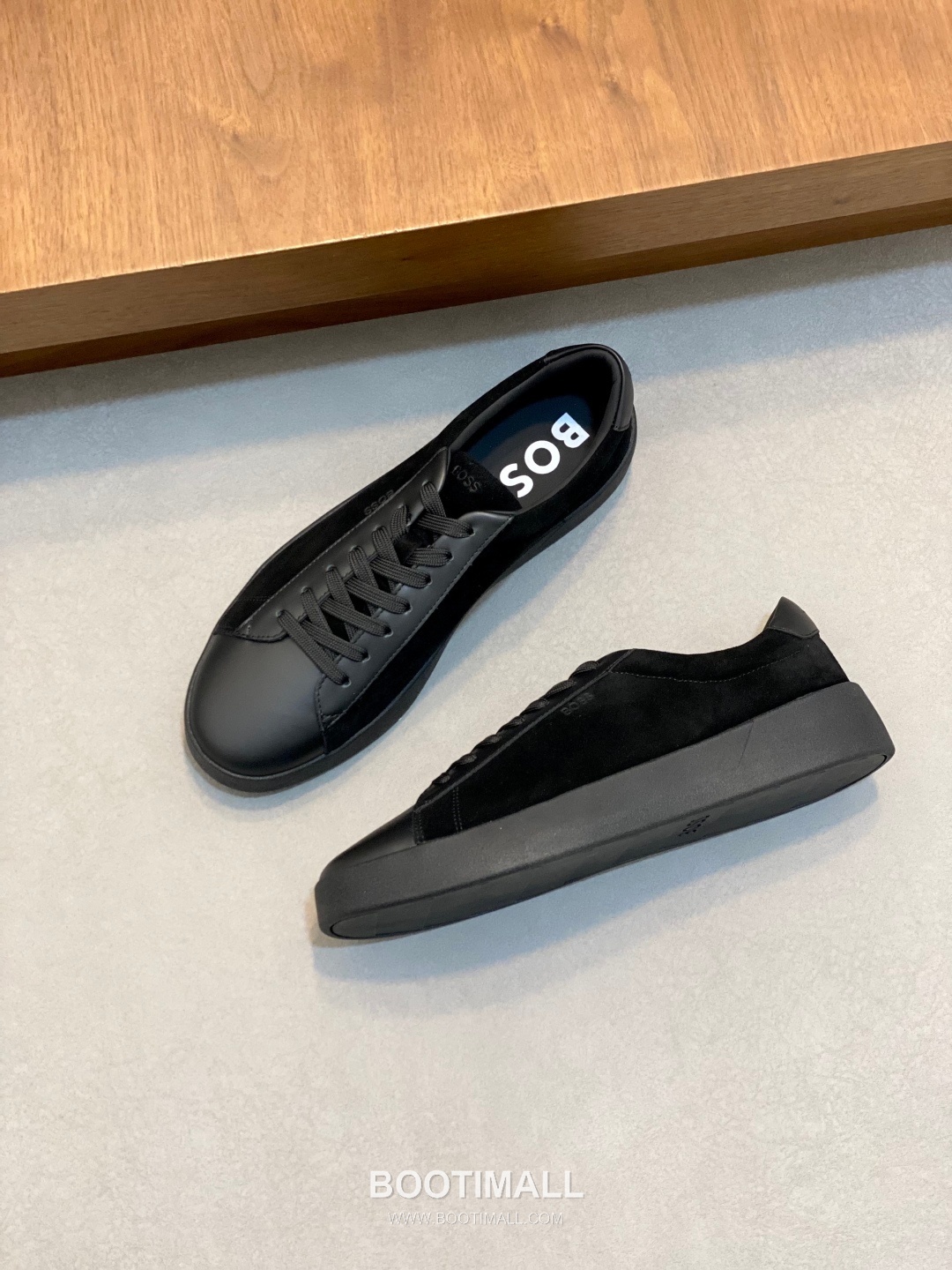 ## 신발 제품 스펙 분석
BOSS Leather Slip-On Sneakers 보스 레더 슬립온 스니커즈 5