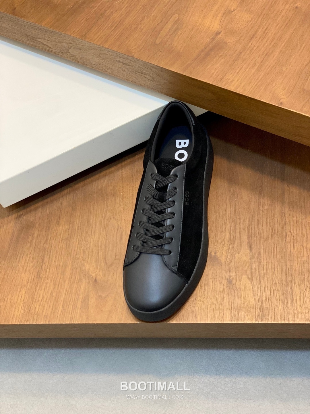 ## 신발 제품 스펙 분석
BOSS Leather Slip-On Sneakers 보스 레더 슬립온 스니커즈 6