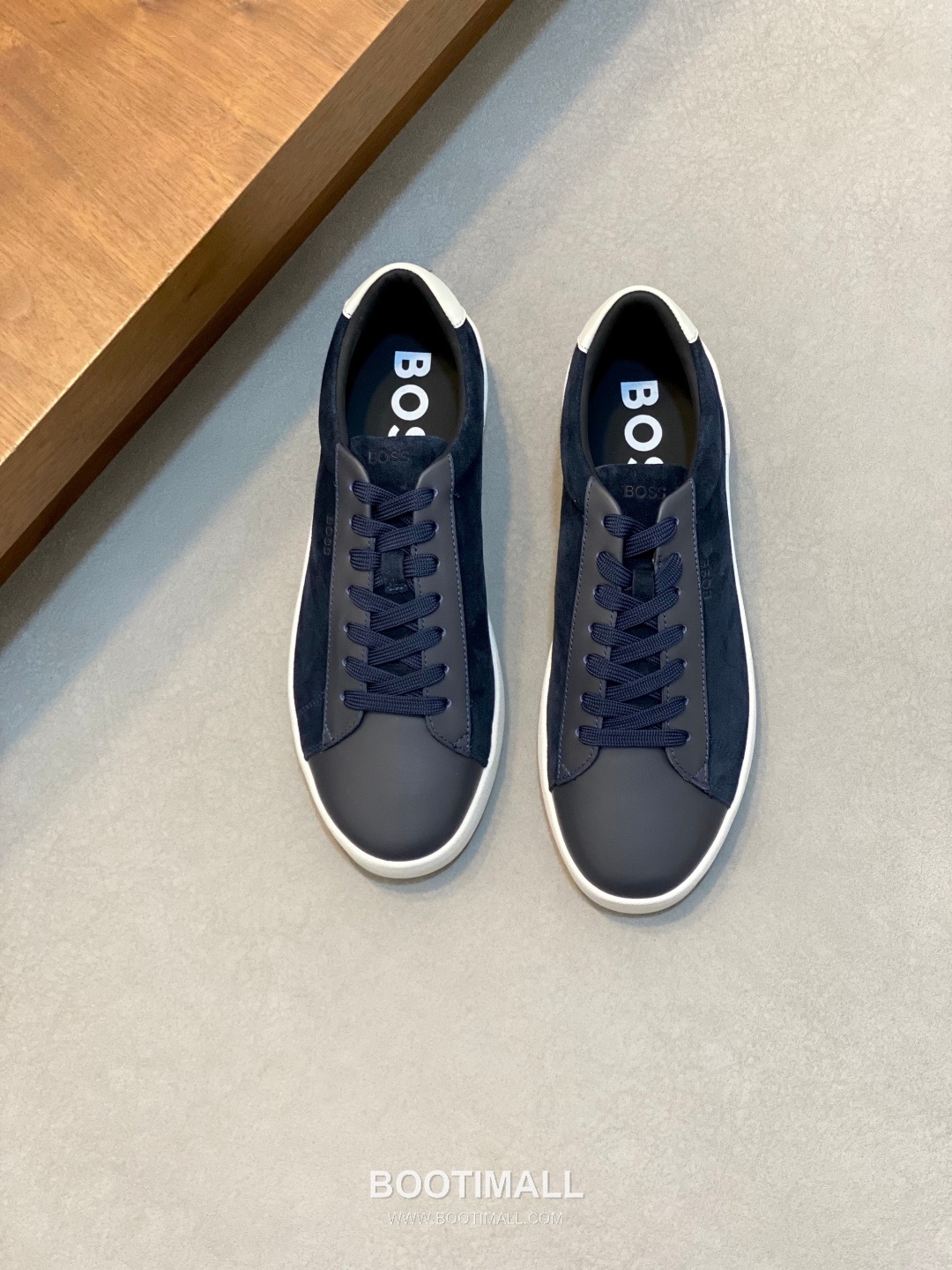 ## 신발 제품 스펙 분석
BOSS Leather Slip-On Sneakers 보스 레더 슬립온 스니커즈 1