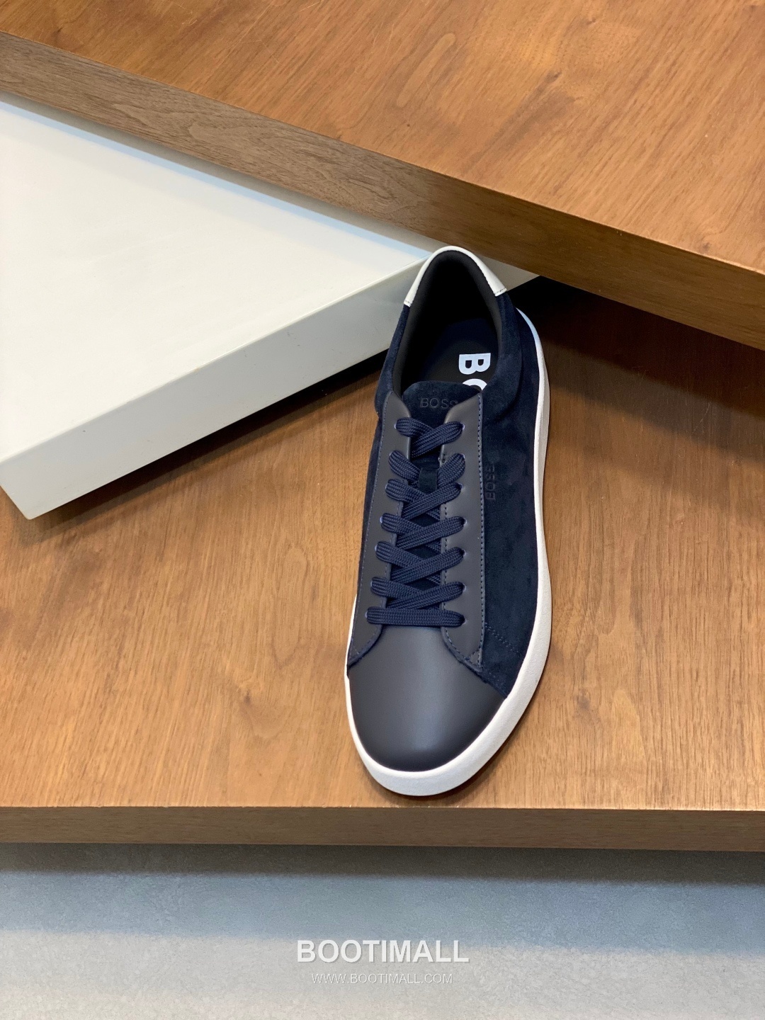 ## 신발 제품 스펙 분석
BOSS Leather Slip-On Sneakers 보스 레더 슬립온 스니커즈 6