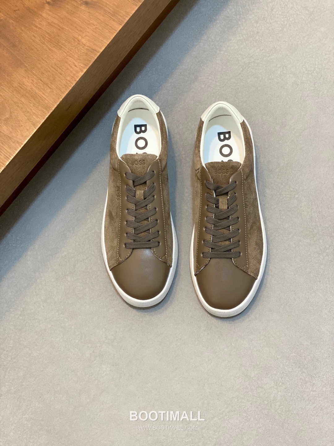 ## 신발 제품 스펙 분석

BOSS Leather Slip-On Sneakers 보스 레더 슬립온 스니커즈 1