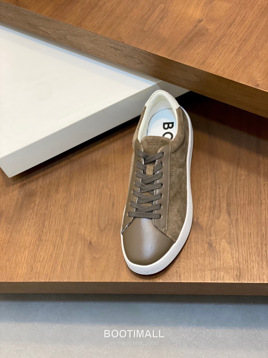 ## 신발 제품 스펙 분석

BOSS Leather Slip-On Sneakers 보스 레더 슬립온 스니커즈 6