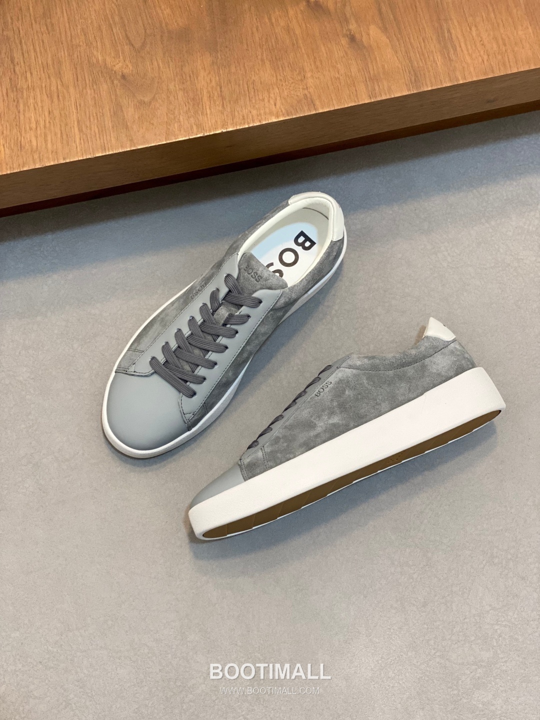 ## 신발 제품 스펙 분석
BOSS Leather Slip-On Sneakers 보스 레더 슬립온 스니커즈 5