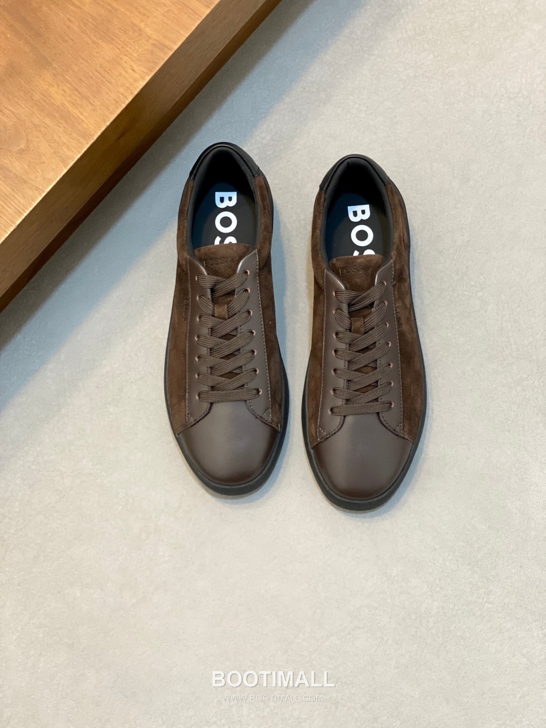 ## 신발 제품 스펙 분석
BOSS Leather Slip-On Sneakers 보스 레더 슬립온 스니커즈 1