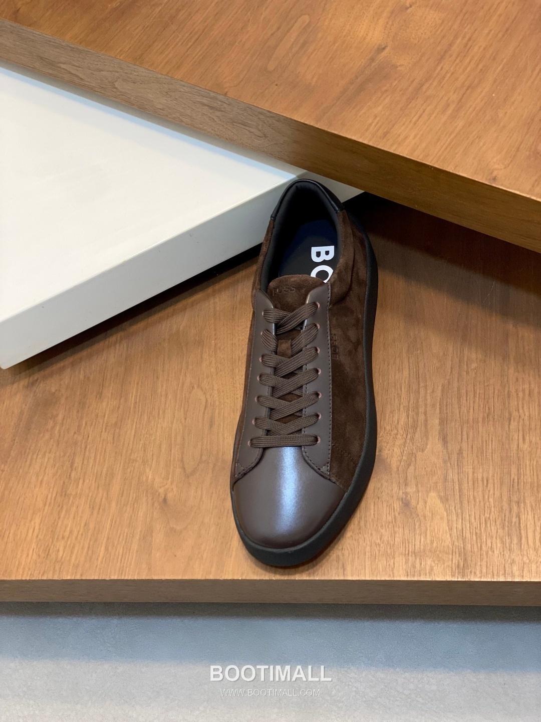 ## 신발 제품 스펙 분석
BOSS Leather Slip-On Sneakers 보스 레더 슬립온 스니커즈 6