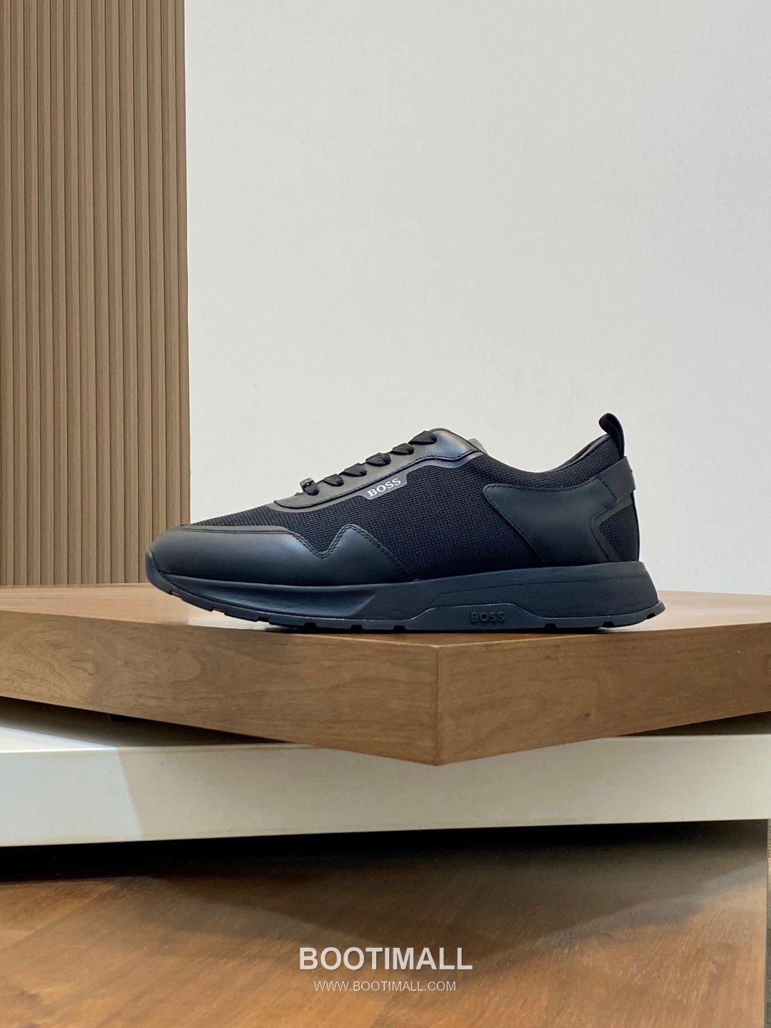 ## 신발 제품 스펙 분석

BOSS Suede Mesh Low Top Sneakers 보스 스웨이드 메쉬 로우탑 스니커즈 2