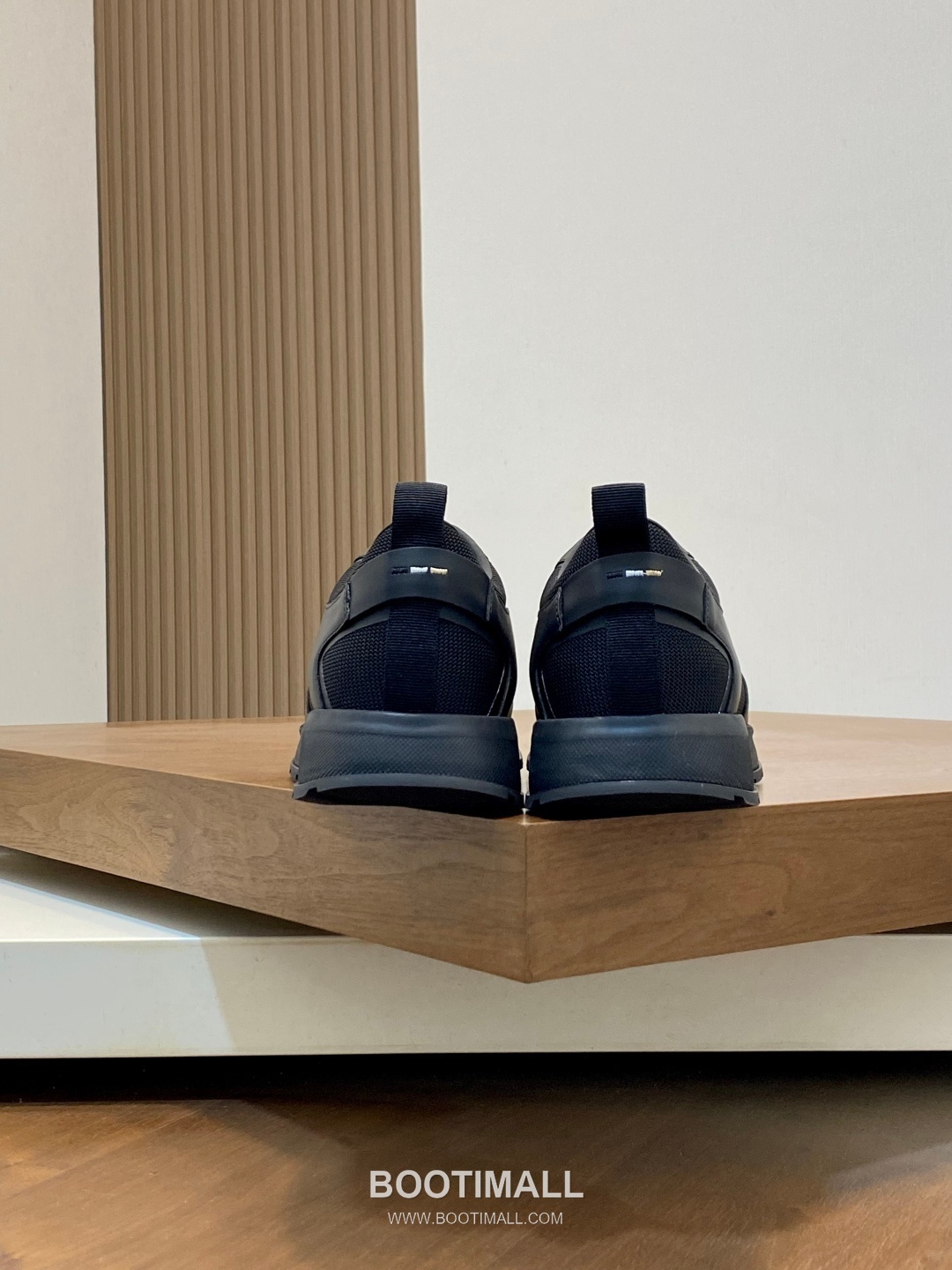 ## 신발 제품 스펙 분석

BOSS Suede Mesh Low Top Sneakers 보스 스웨이드 메쉬 로우탑 스니커즈 8