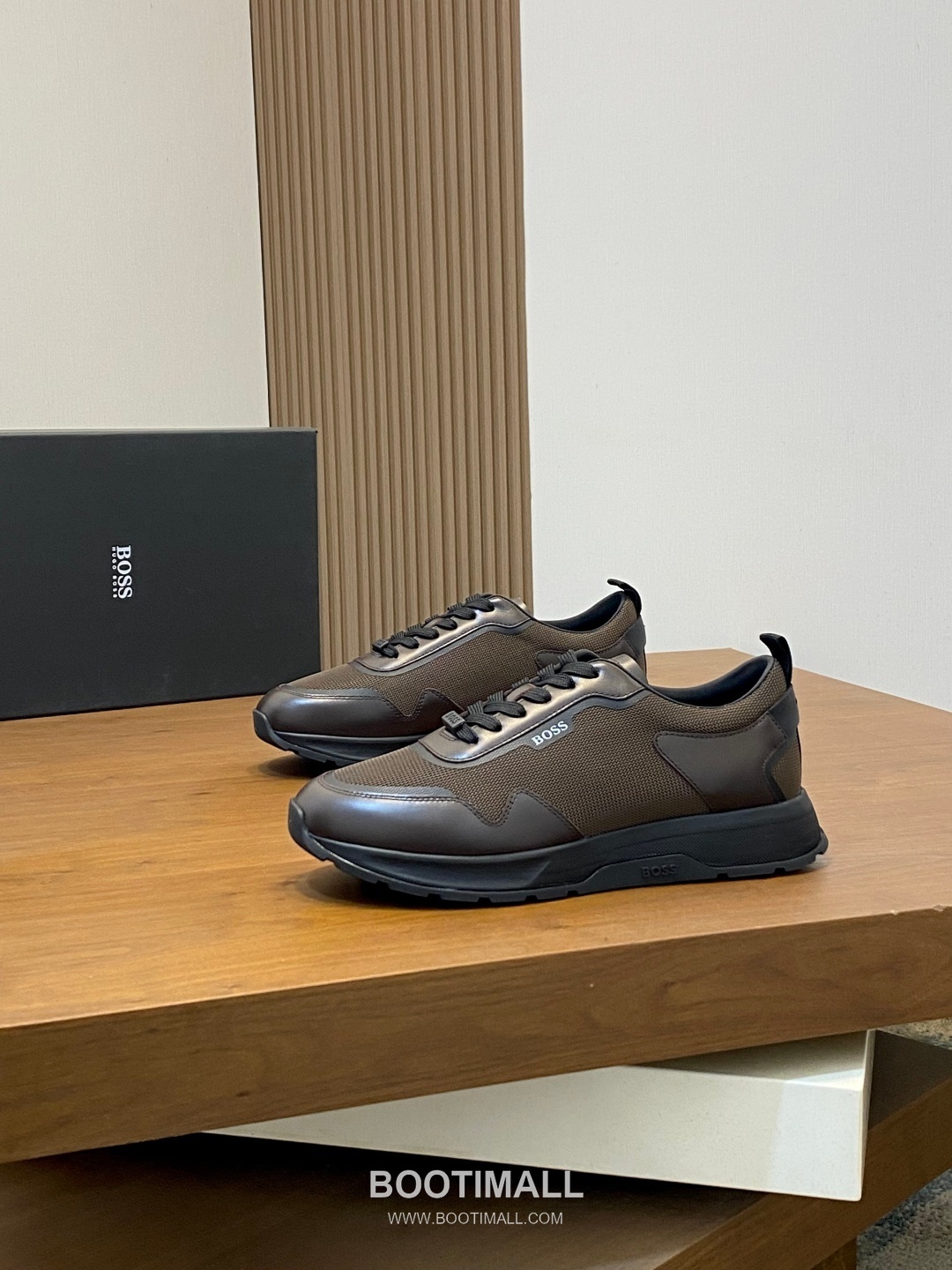 ## 신발 제품 스펙 분석
BOSS Suede Mesh Low Top Sneakers 보스 스웨이드 메쉬 로우탑 스니커즈 3