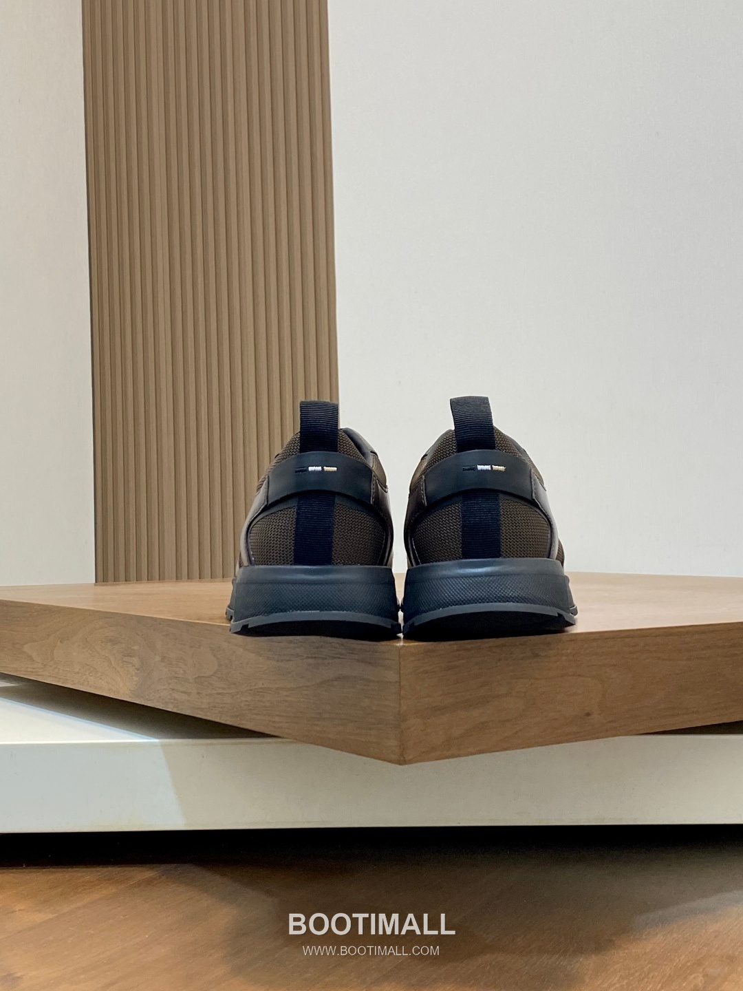 ## 신발 제품 스펙 분석
BOSS Suede Mesh Low Top Sneakers 보스 스웨이드 메쉬 로우탑 스니커즈 8