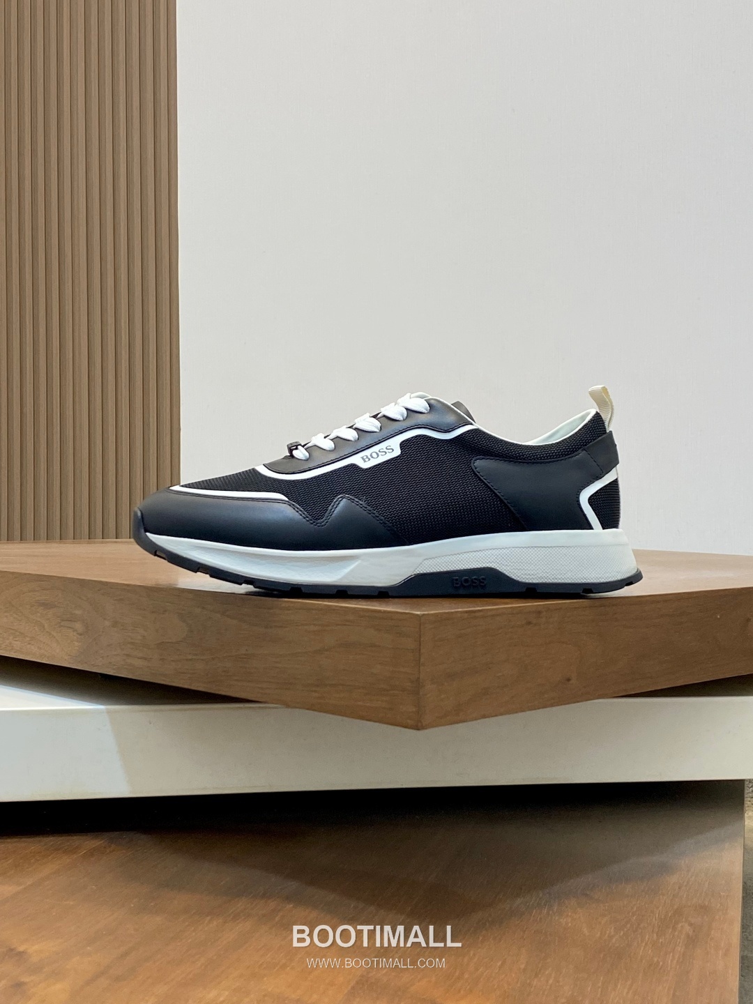 ## 신발 제품 스펙 분석
BOSS Suede Mesh Low Top Sneakers 보스 스웨이드 메쉬 로우탑 스니커즈 2