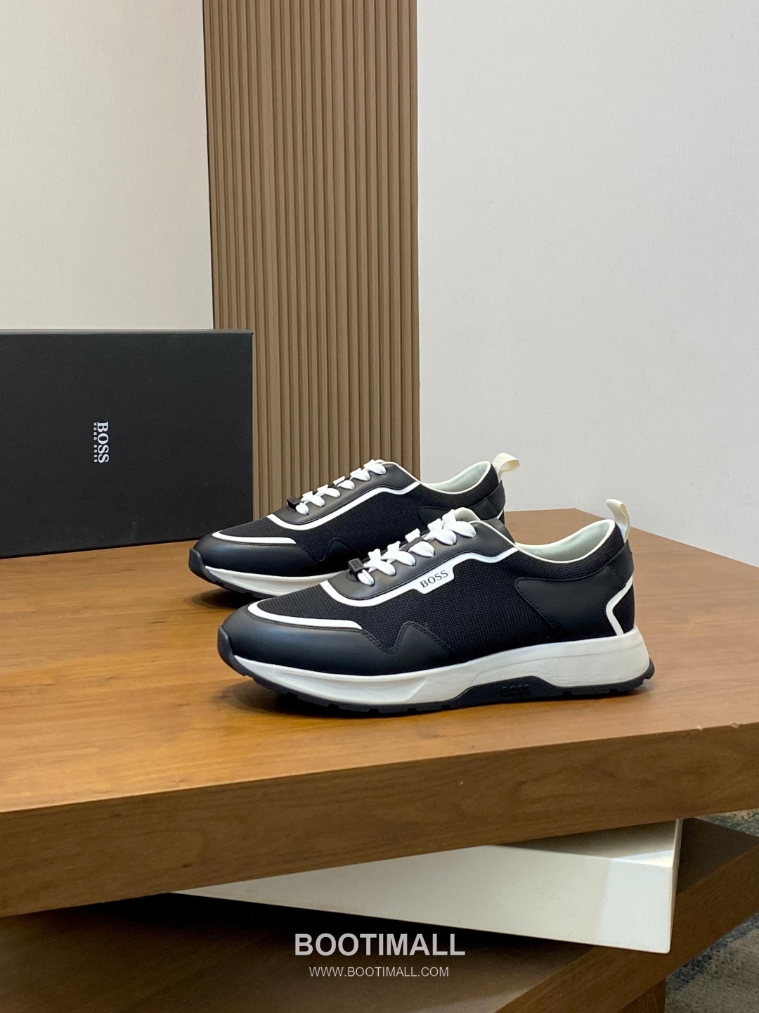 ## 신발 제품 스펙 분석
BOSS Suede Mesh Low Top Sneakers 보스 스웨이드 메쉬 로우탑 스니커즈 3