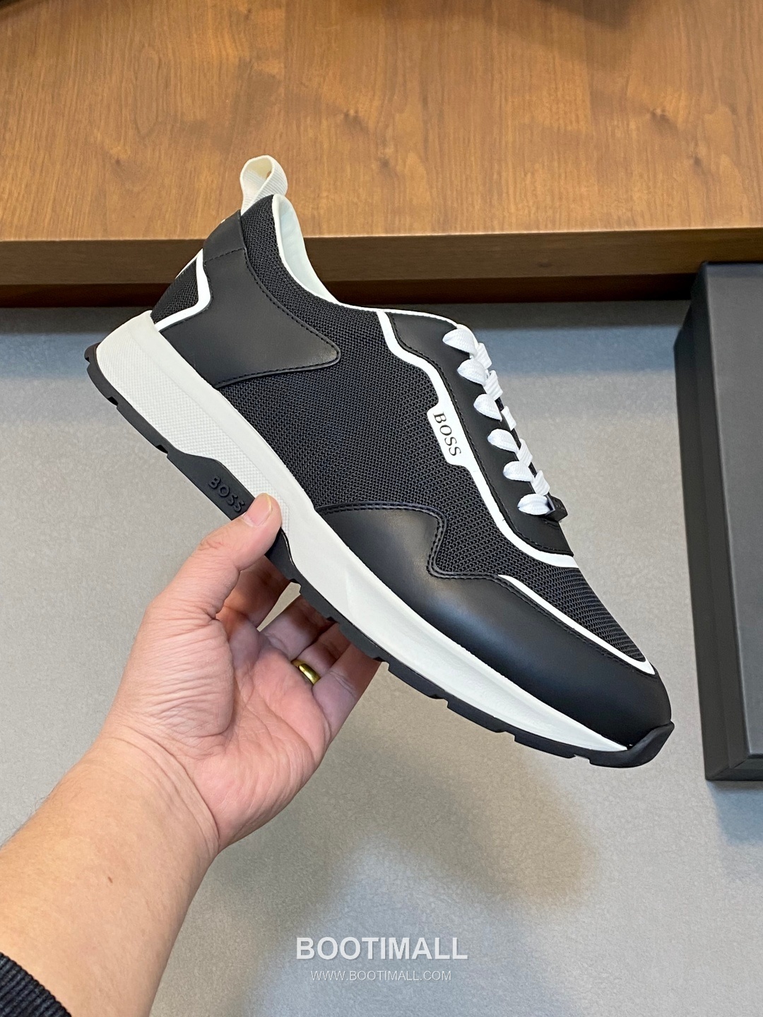 ## 신발 제품 스펙 분석
BOSS Suede Mesh Low Top Sneakers 보스 스웨이드 메쉬 로우탑 스니커즈 4