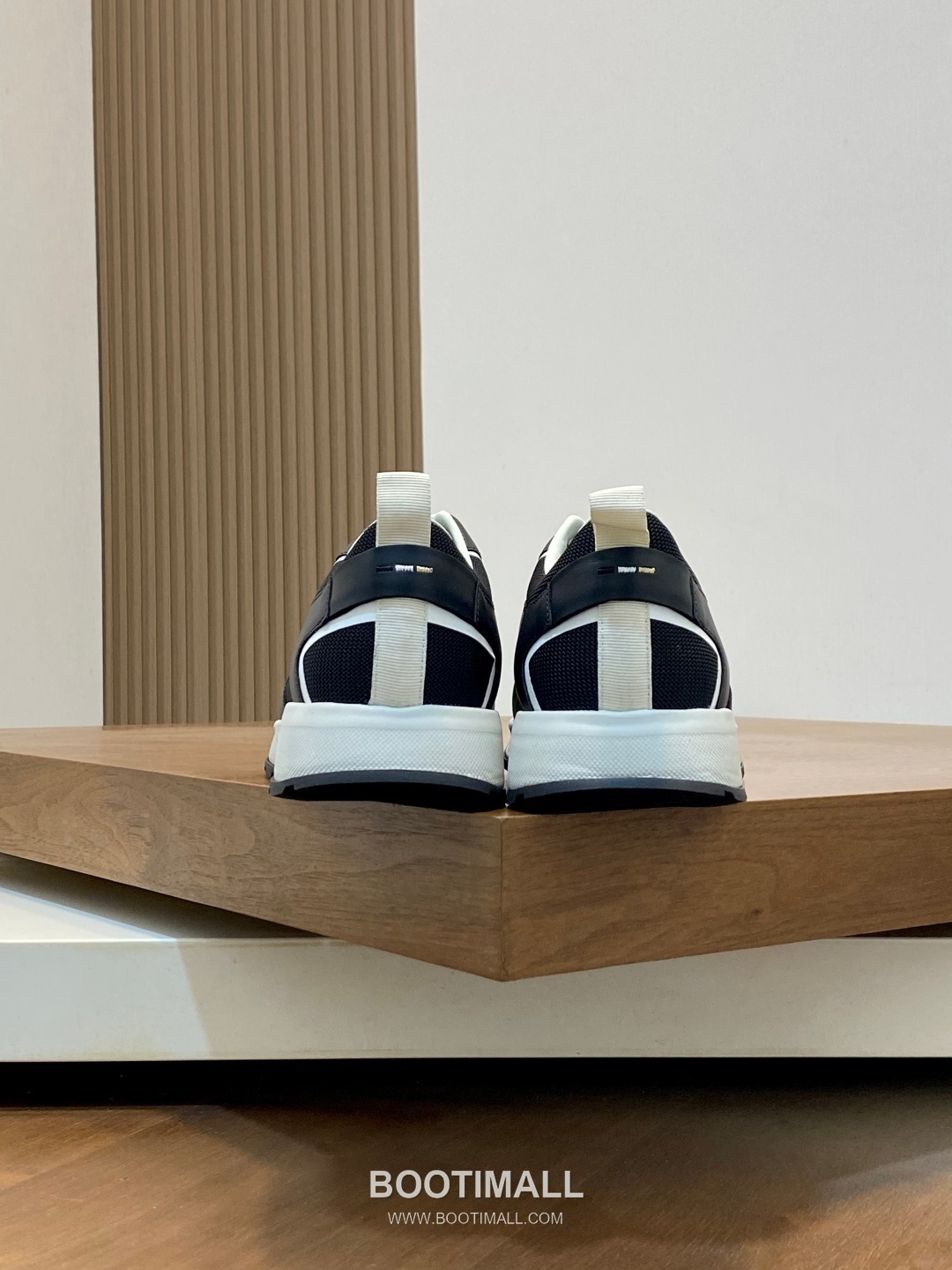 ## 신발 제품 스펙 분석
BOSS Suede Mesh Low Top Sneakers 보스 스웨이드 메쉬 로우탑 스니커즈 8