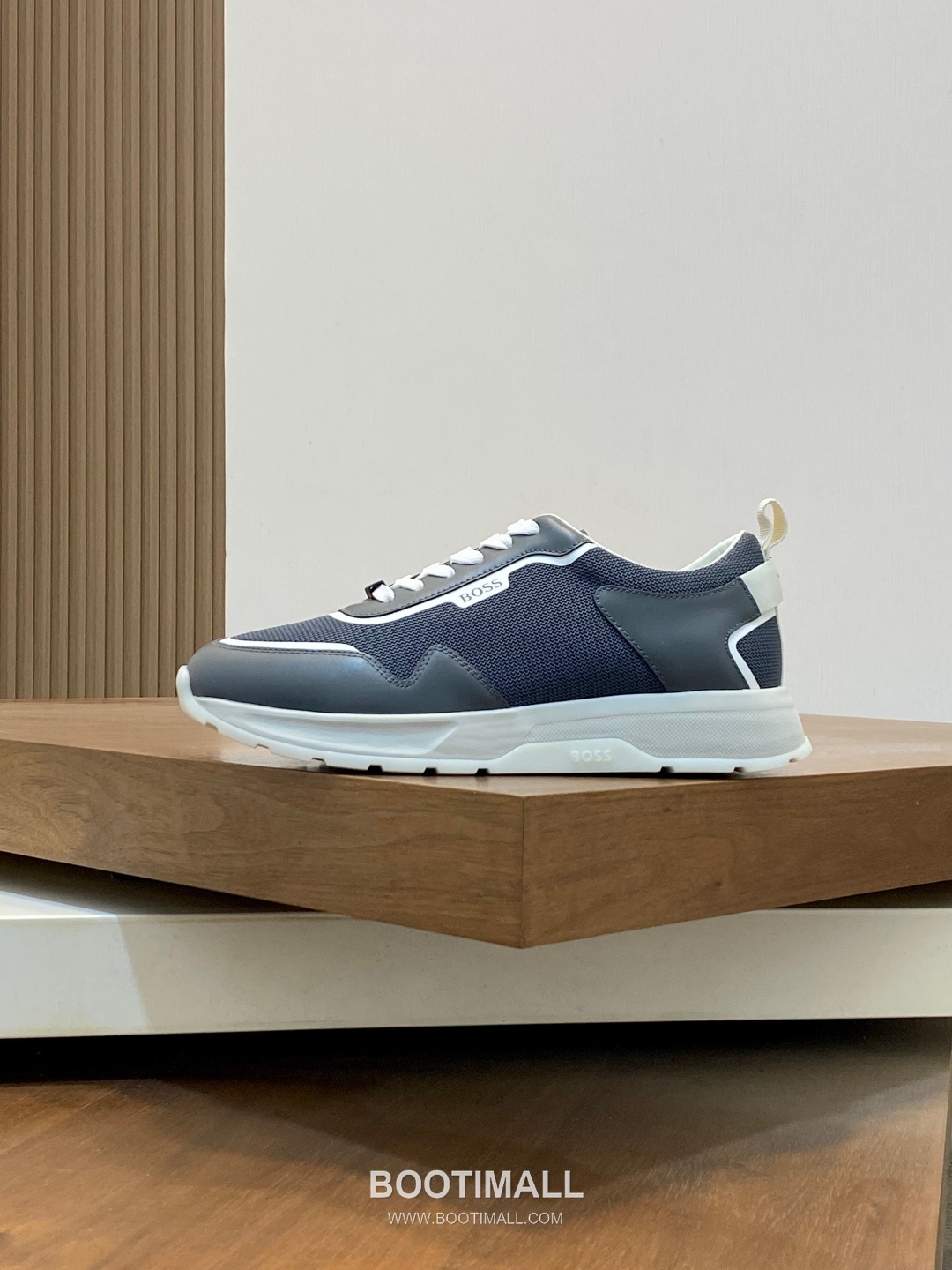 ## 신발 제품 스펙 분석

BOSS Suede Mesh Low Top Sneakers 보스 스웨이드 메쉬 로우탑 스니커즈 2