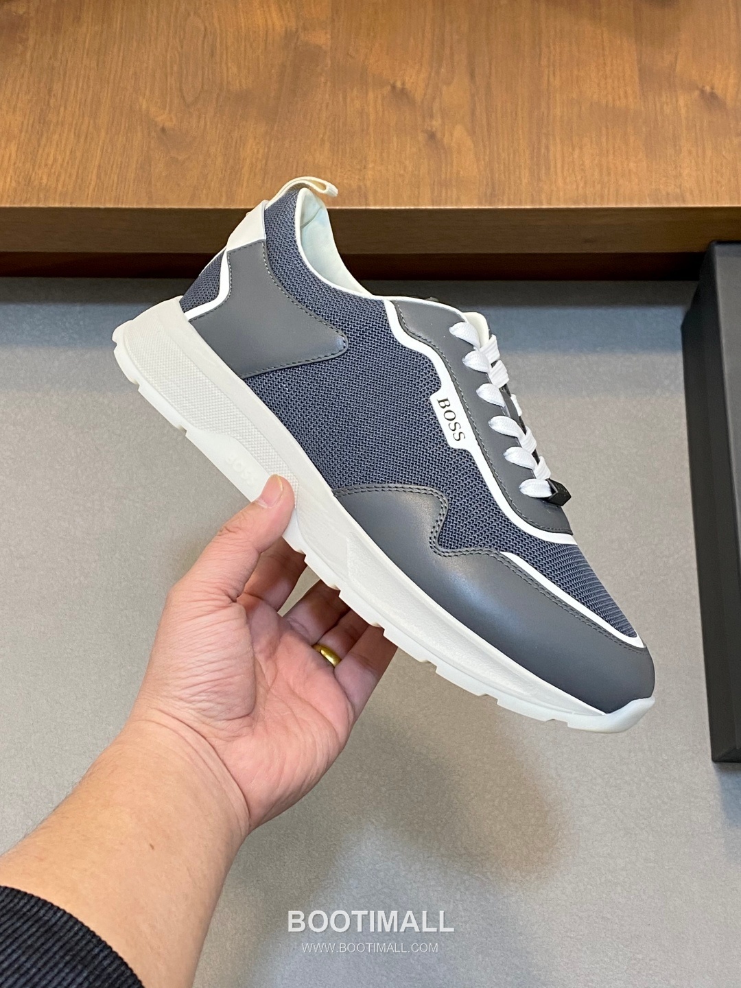 ## 신발 제품 스펙 분석

BOSS Suede Mesh Low Top Sneakers 보스 스웨이드 메쉬 로우탑 스니커즈 4