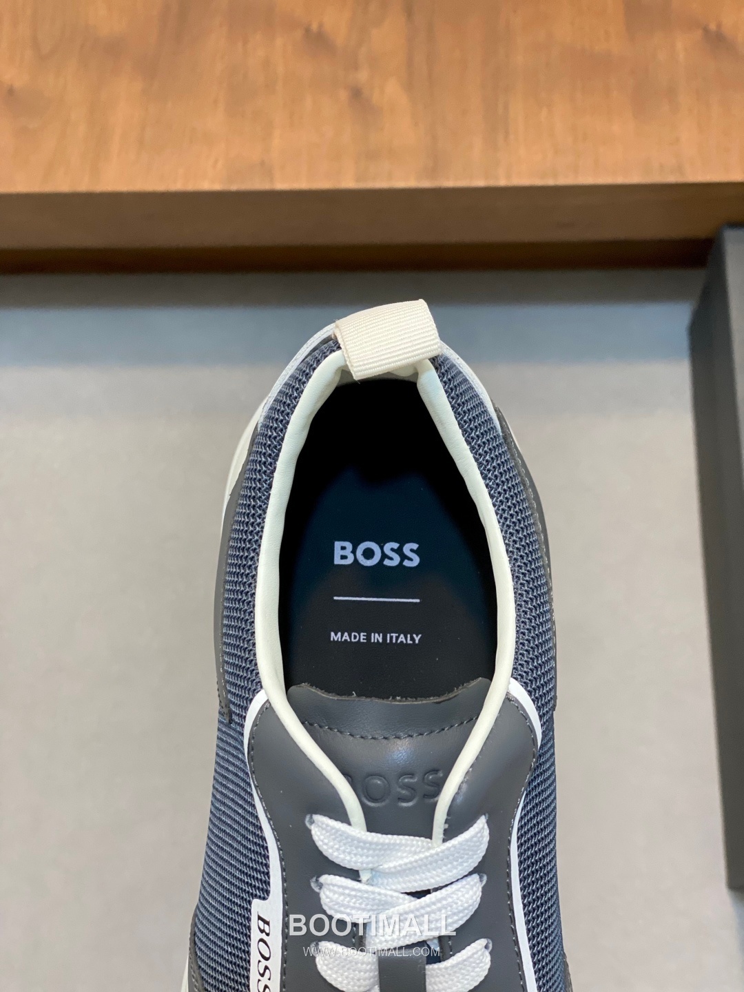 ## 신발 제품 스펙 분석

BOSS Suede Mesh Low Top Sneakers 보스 스웨이드 메쉬 로우탑 스니커즈 7