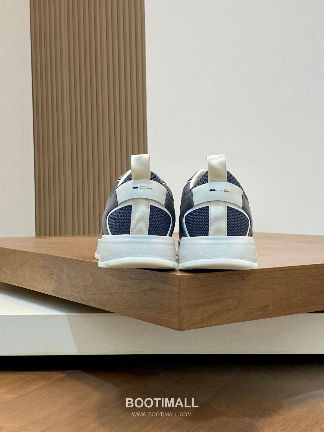 ## 신발 제품 스펙 분석

BOSS Suede Mesh Low Top Sneakers 보스 스웨이드 메쉬 로우탑 스니커즈 8