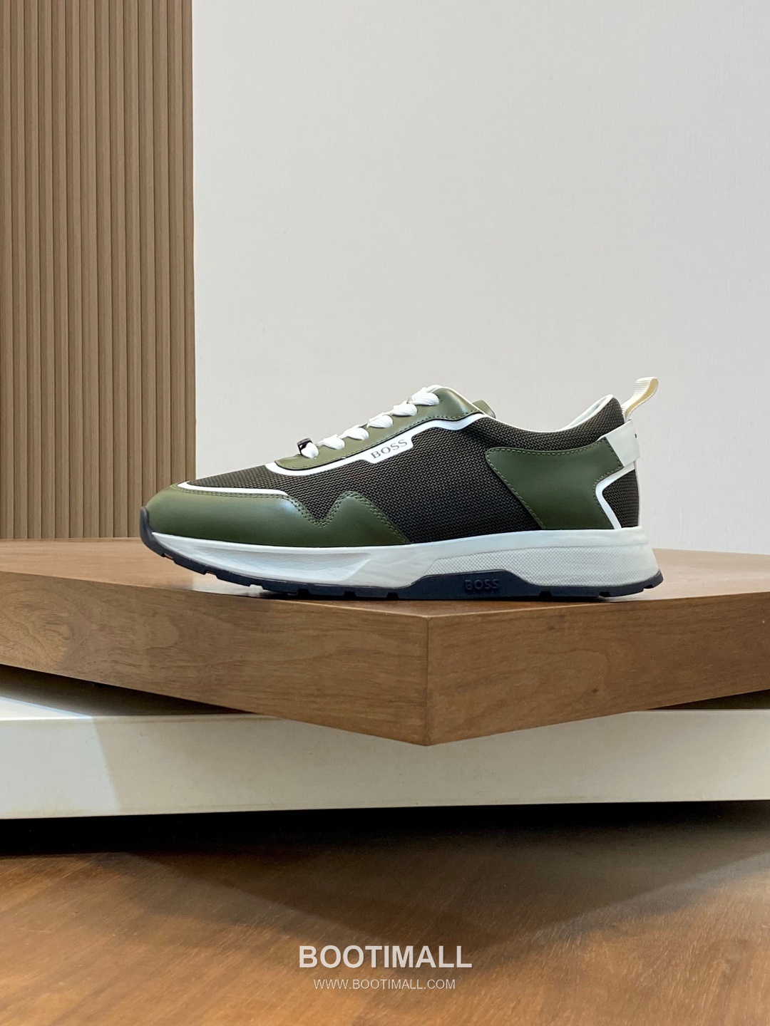 ## 신발 제품 스펙 분석

BOSS Suede Mesh Low Top Sneakers 보스 스웨이드 메쉬 로우탑 스니커즈 2