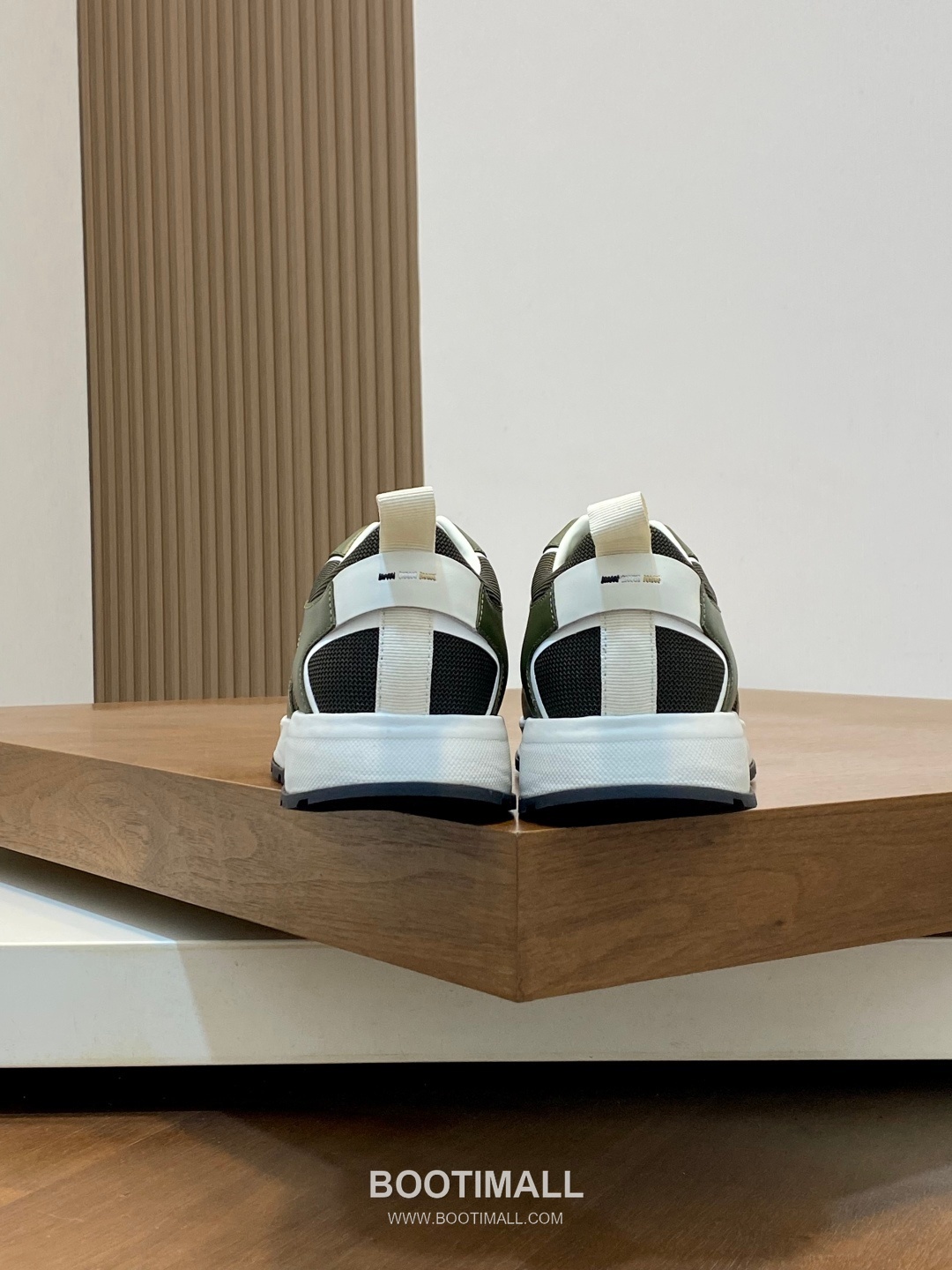 ## 신발 제품 스펙 분석

BOSS Suede Mesh Low Top Sneakers 보스 스웨이드 메쉬 로우탑 스니커즈 8