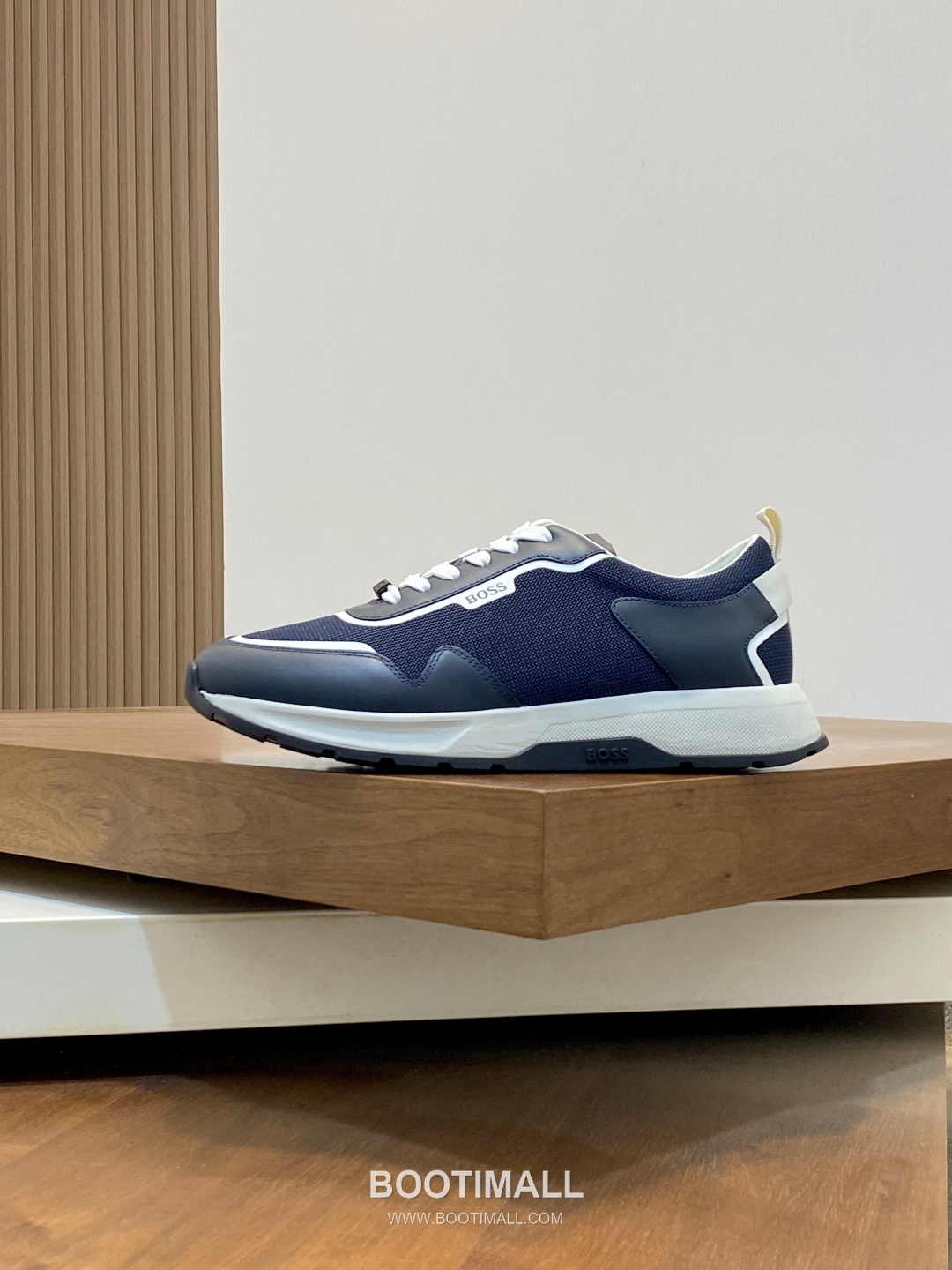 ## 신발 제품 스펙 분석
BOSS Suede Mesh Low Top Sneakers 보스 스웨이드 메쉬 로우탑 스니커즈 2