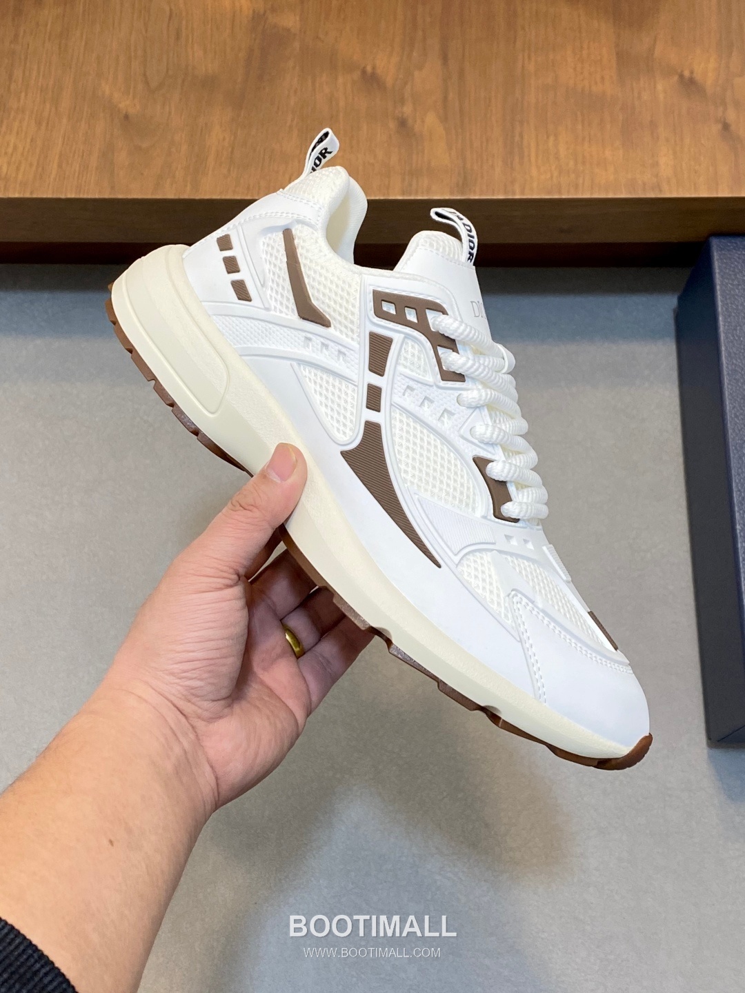 ## 신발 제품 스펙 분석

Dior B22 Mesh Technical Sneakers 디올 B22 메쉬 테크니컬 스니커즈 4