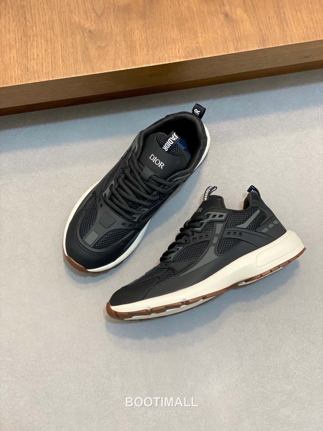 ## 신발 제품 스펙 분석

Dior B22 Mesh Technical Sneakers 디올 B22 메쉬 테크니컬 스니커즈 5