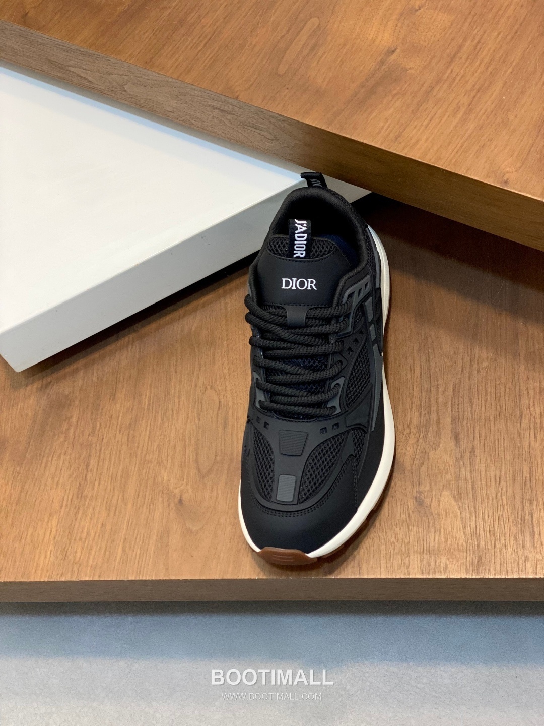## 신발 제품 스펙 분석

Dior B22 Mesh Technical Sneakers 디올 B22 메쉬 테크니컬 스니커즈 6