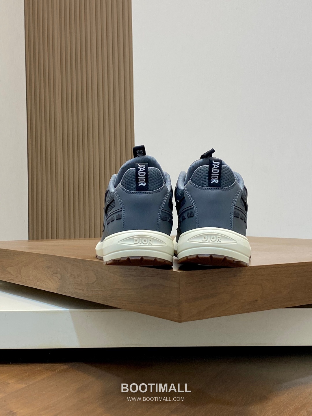 ## 신발 제품 스펙 분석

Dior B22 Mesh Technical Sneakers 디올 B22 메쉬 테크니컬 스니커즈 8