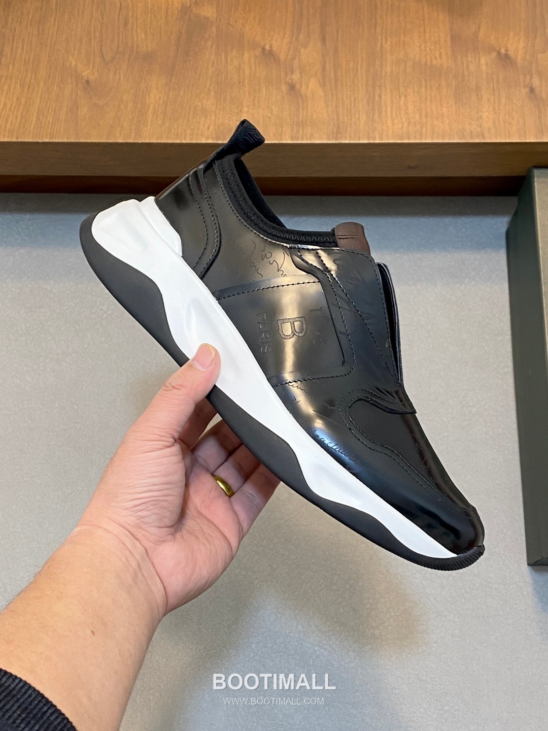 ## 신발 제품 스펙 분석
Berluti Mid Top Patina Leather Sneakers 벨루티 미드탑 파티나 레더 스니커즈 4